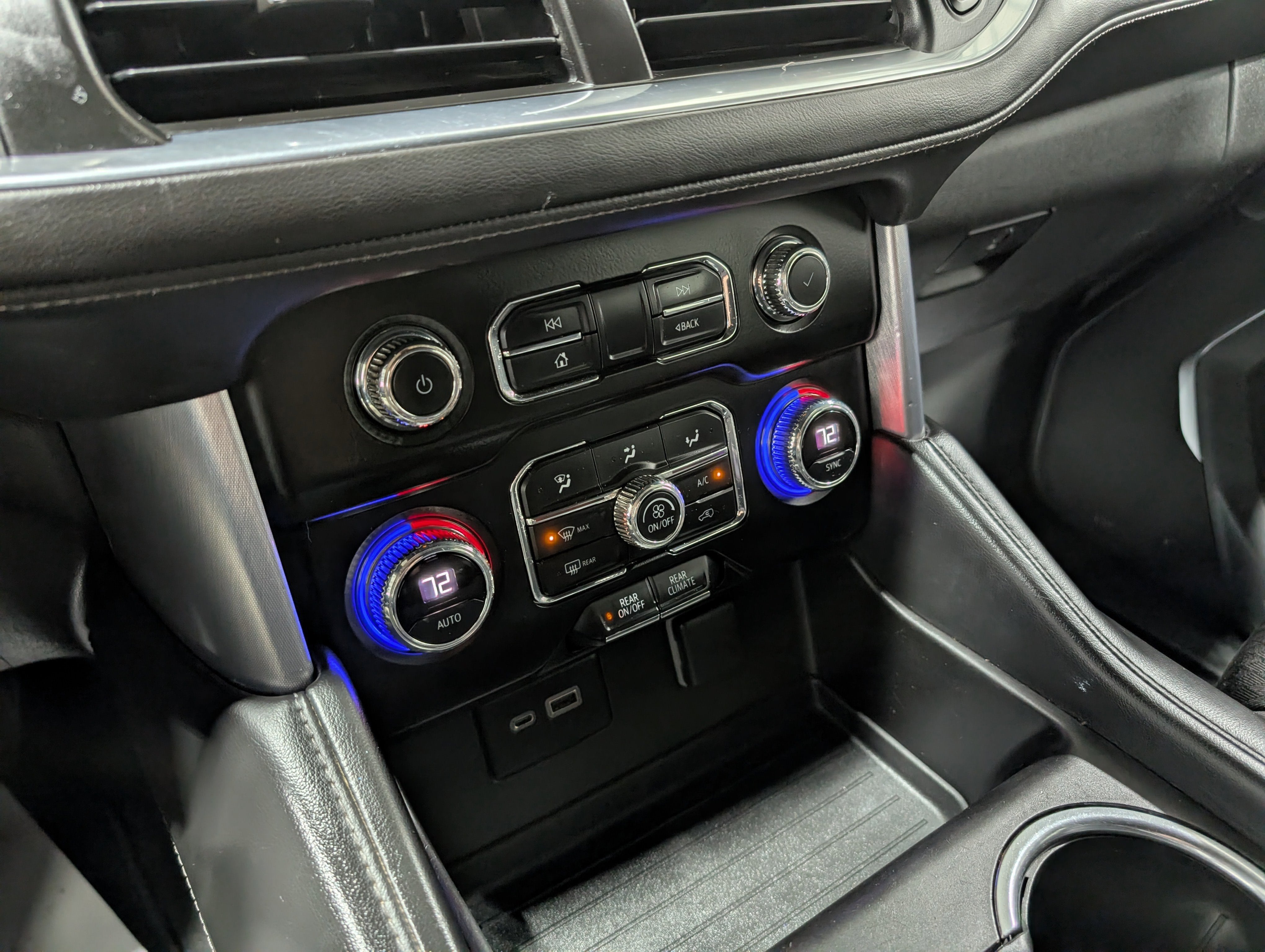 2022 GMC Yukon XL SLE