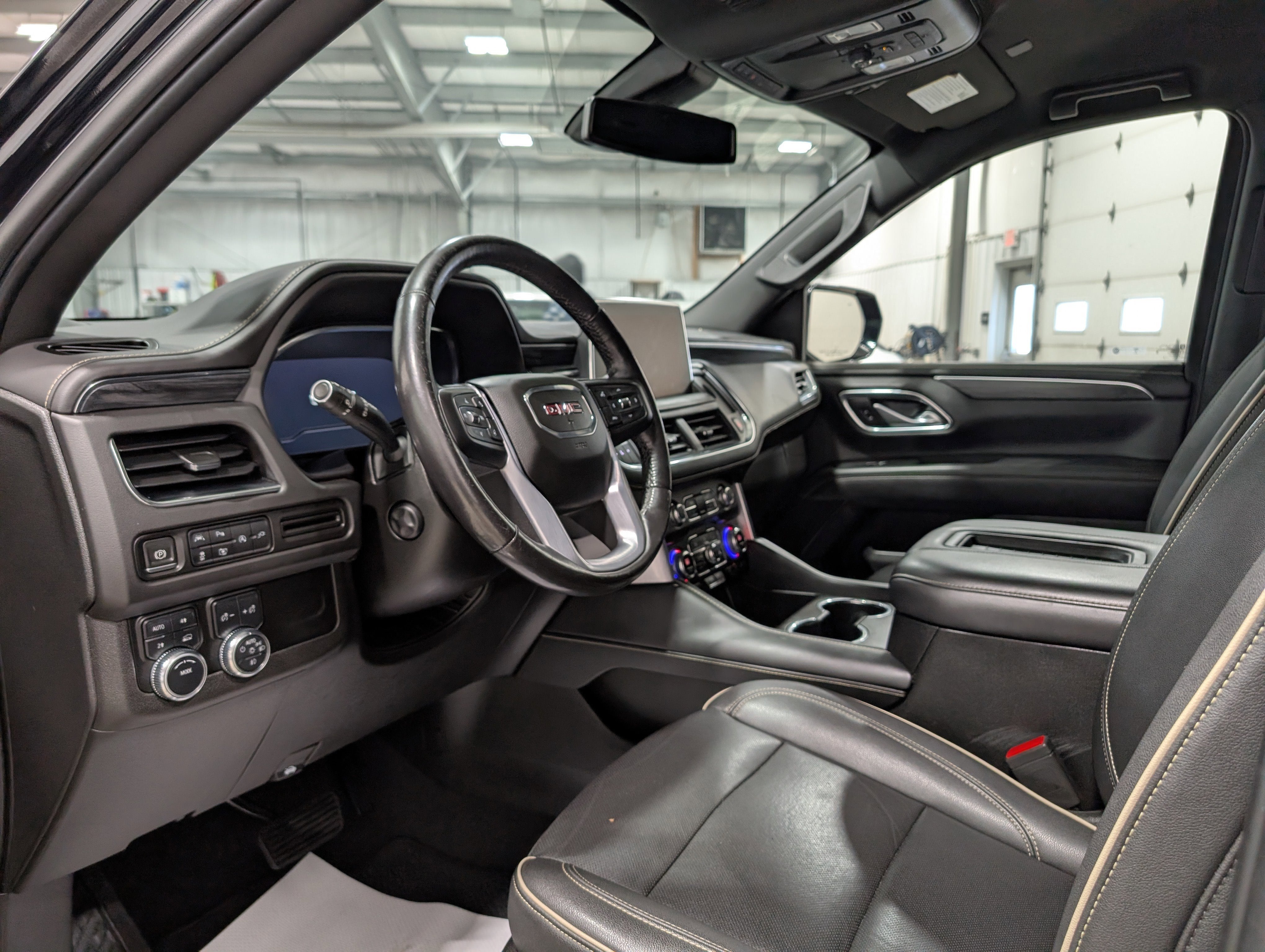 2022 GMC Yukon XL SLT