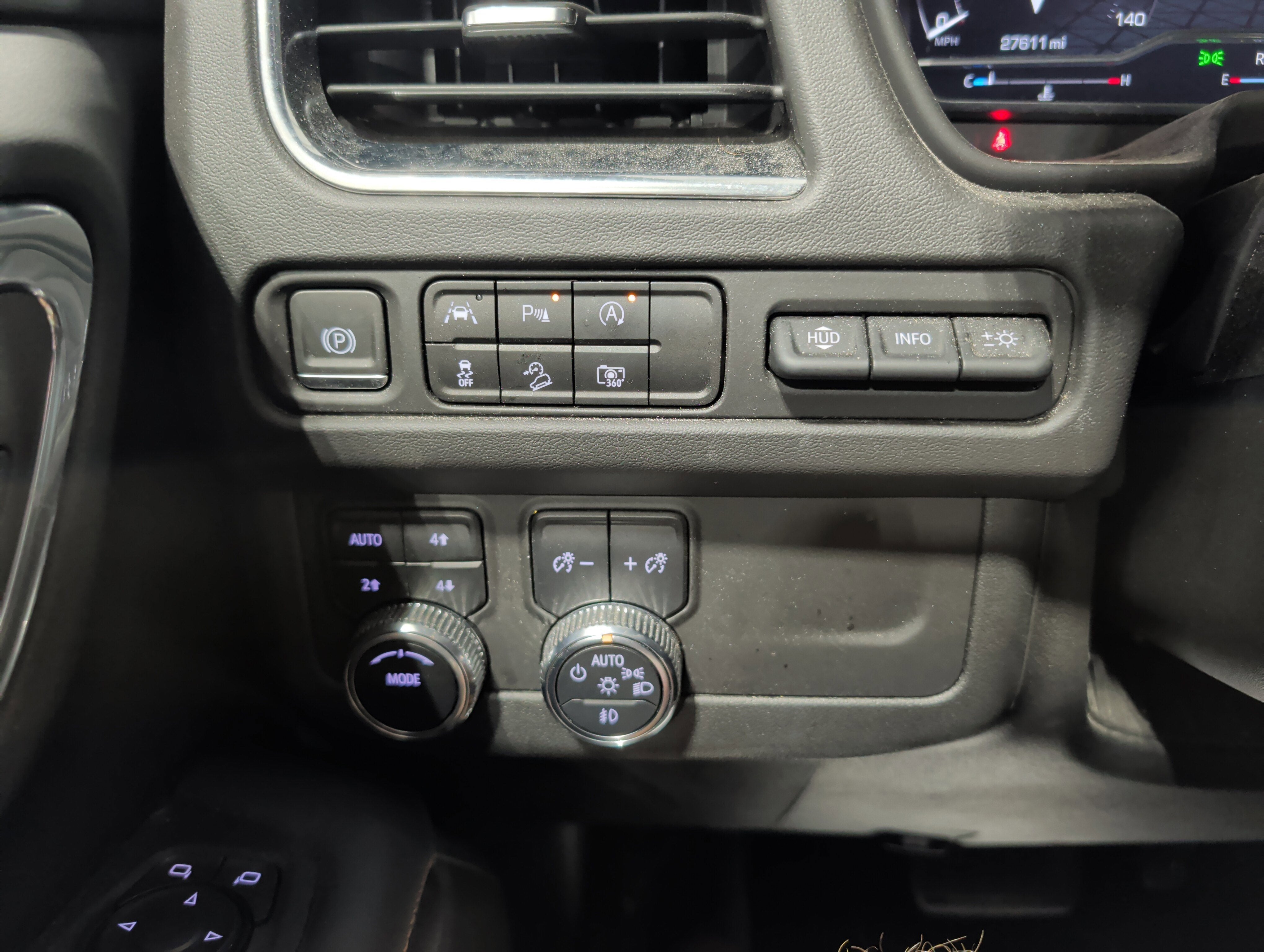 2023 GMC Yukon XL AT4