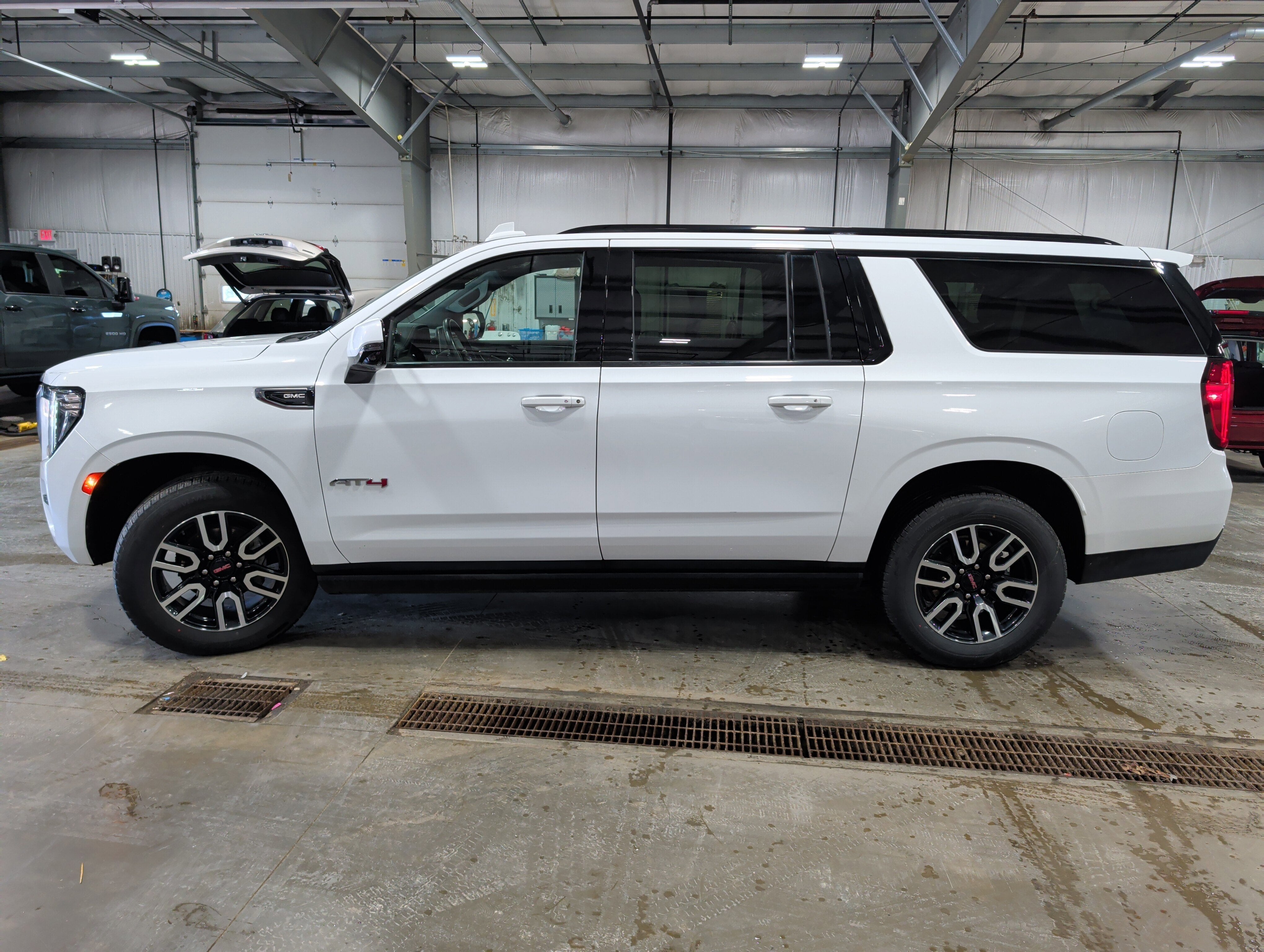 2023 GMC Yukon XL AT4