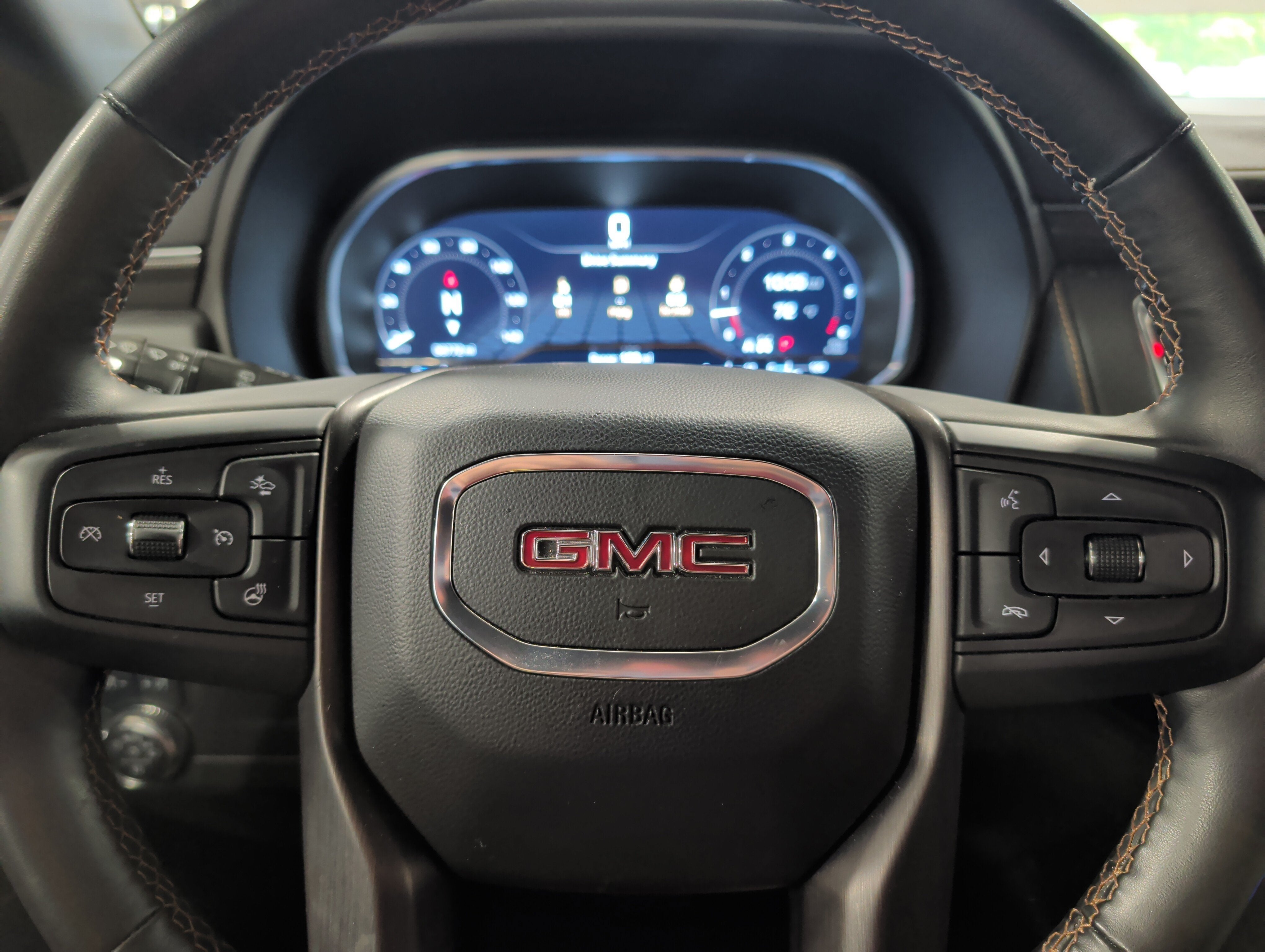 2023 GMC Yukon XL AT4