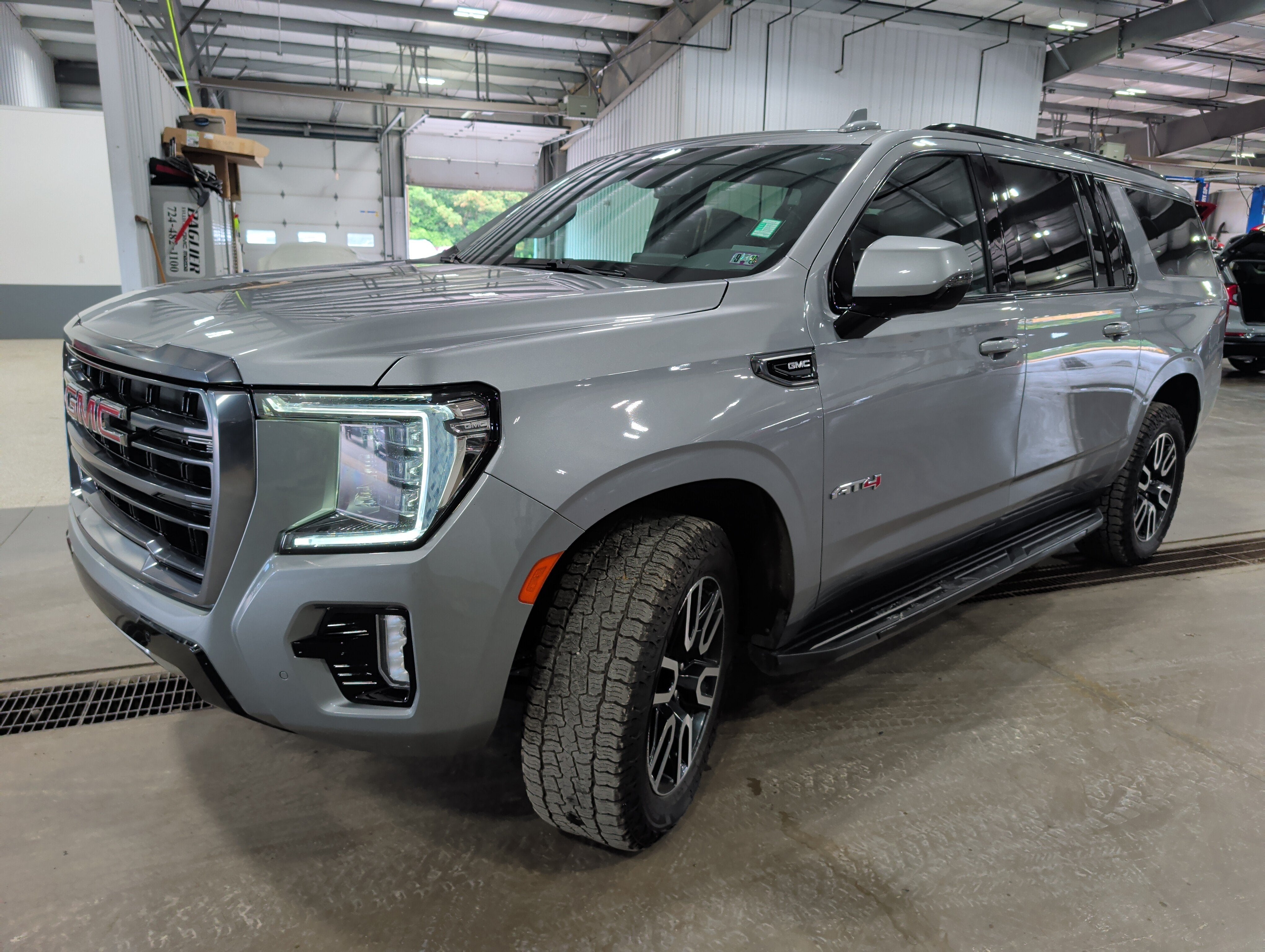2023 GMC Yukon XL AT4