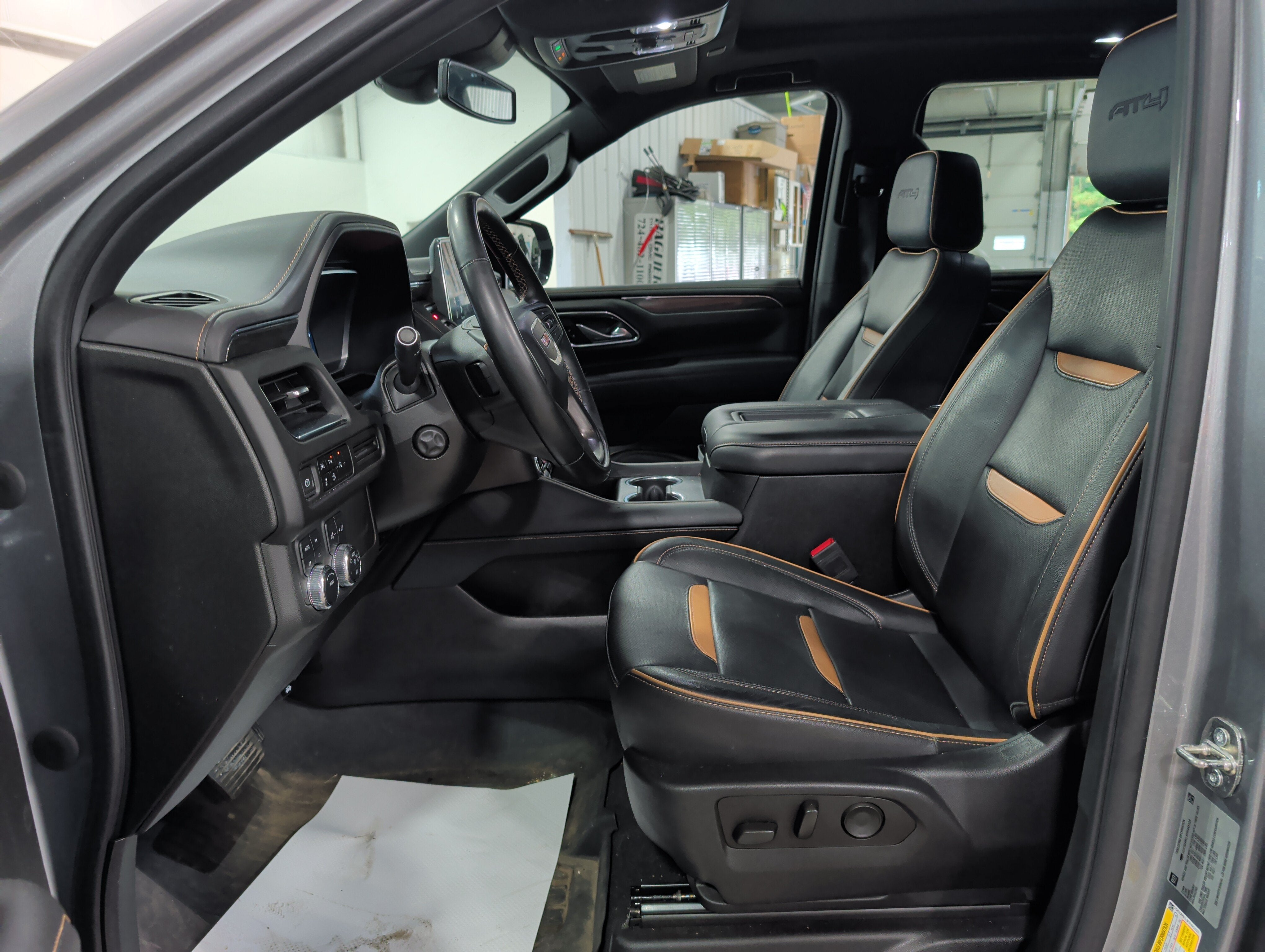 2023 GMC Yukon XL AT4