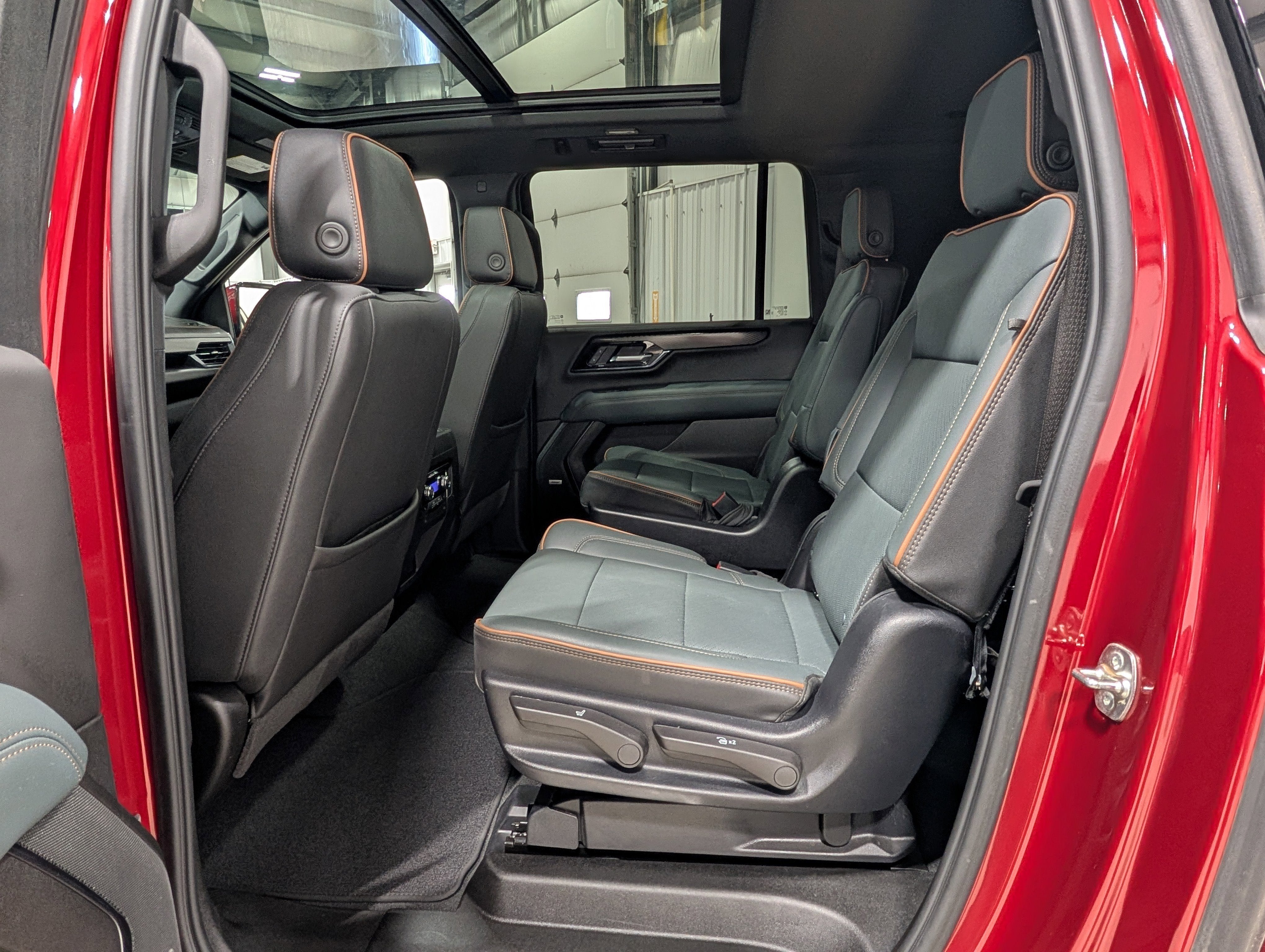 2025 GMC Yukon XL AT4