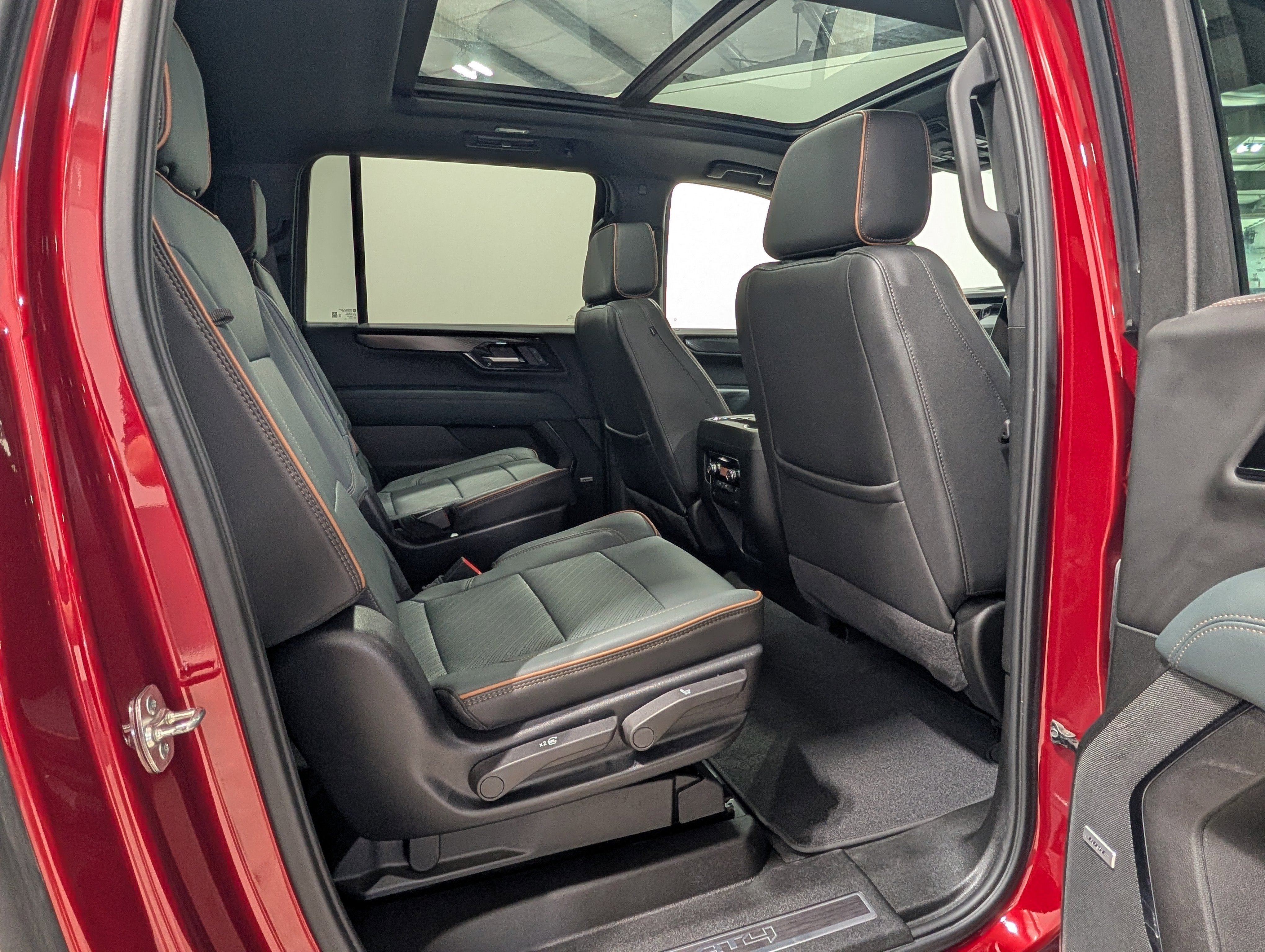 2025 GMC Yukon XL AT4