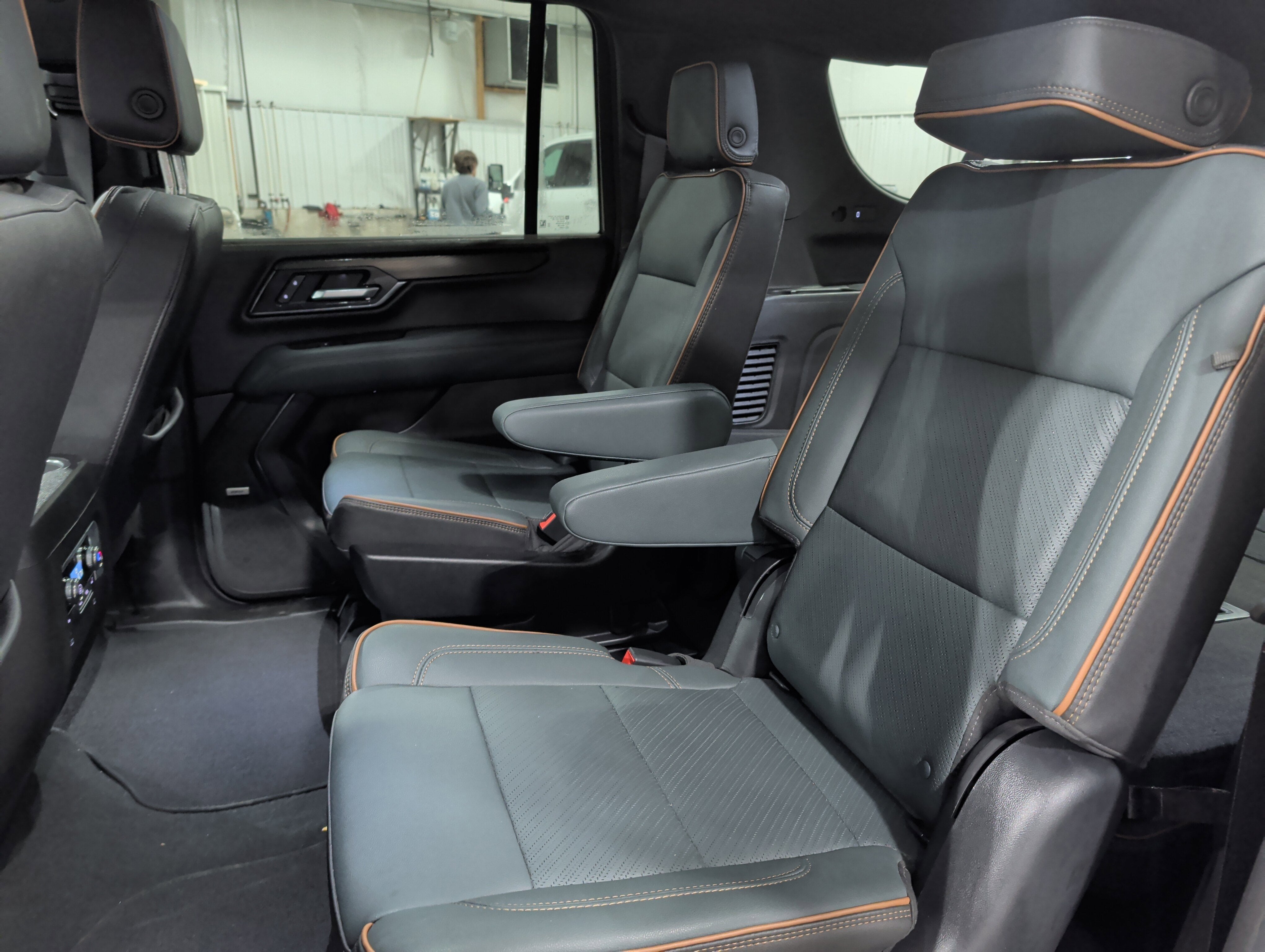 2025 GMC Yukon XL AT4