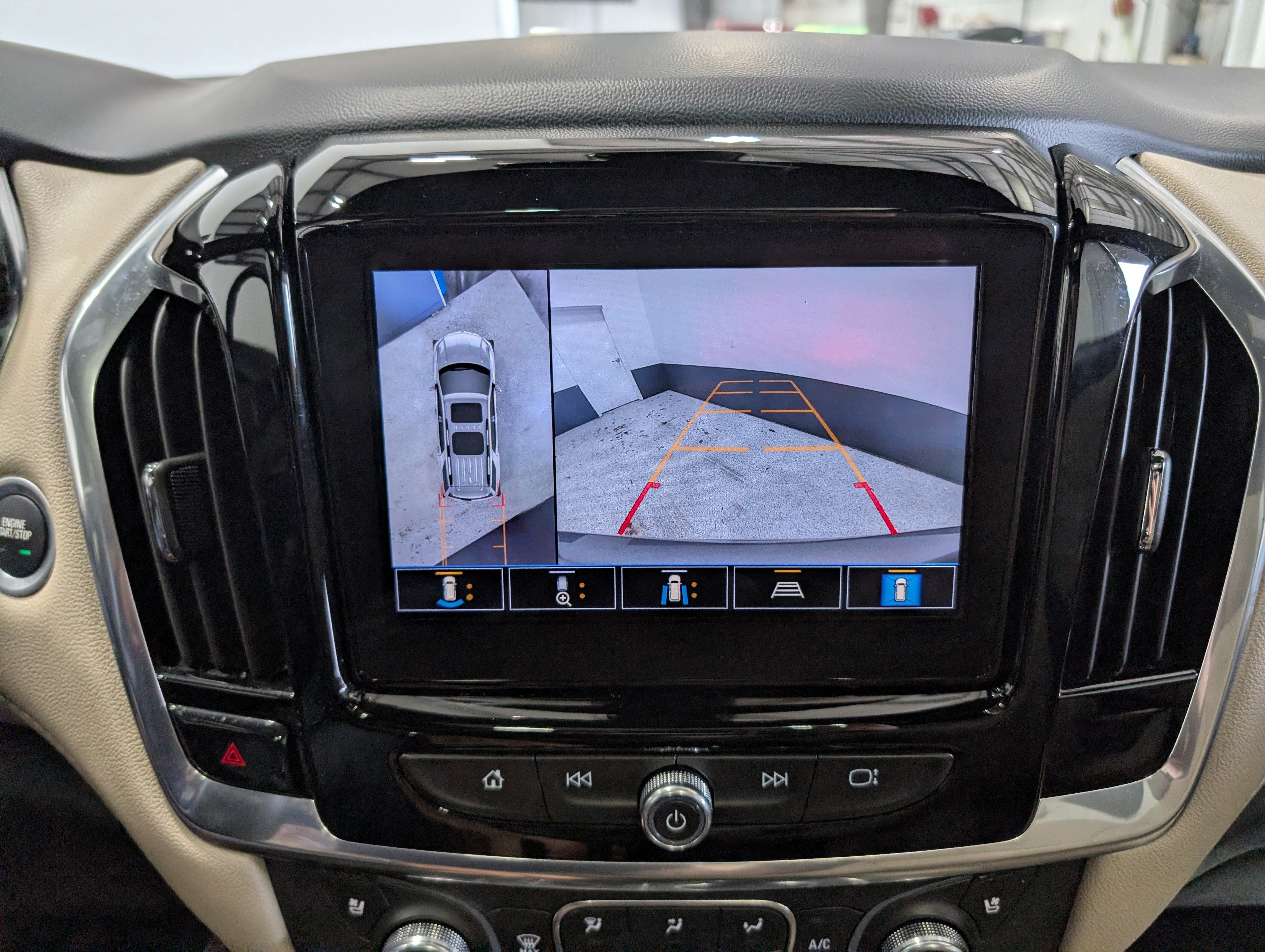 2023 Chevrolet Traverse Premier