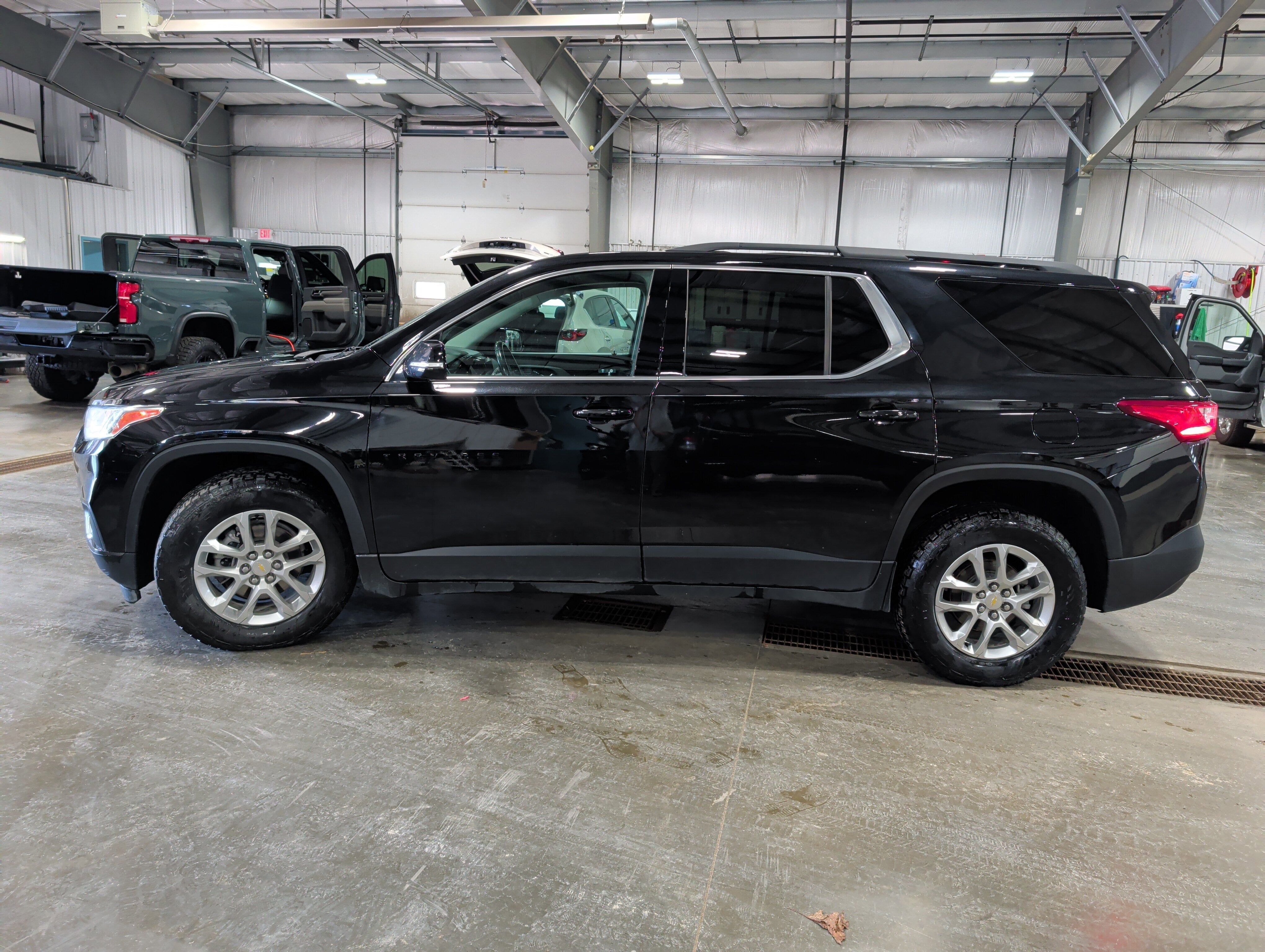 2021 Chevrolet Traverse LT Cloth