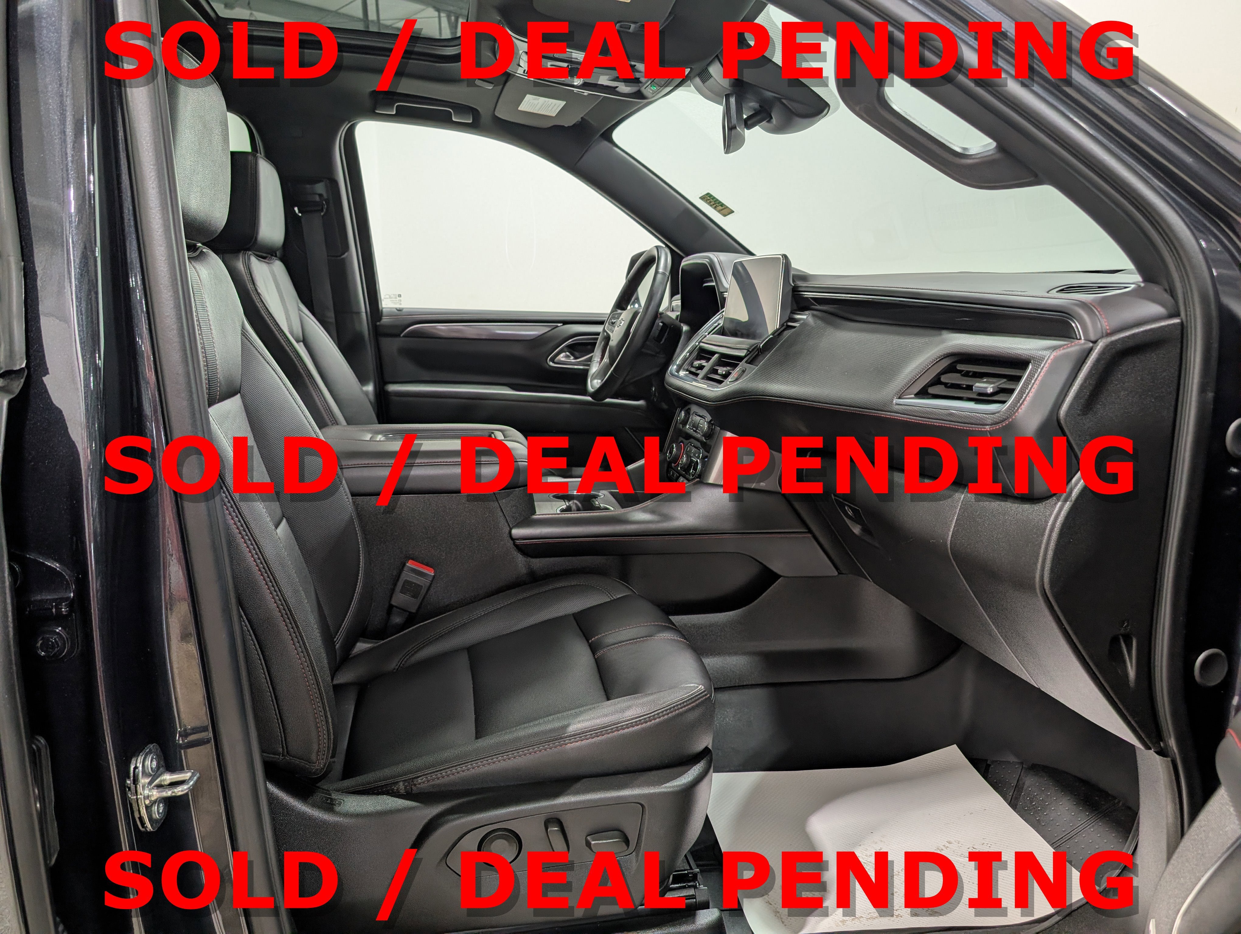 2023 Chevrolet Suburban RST