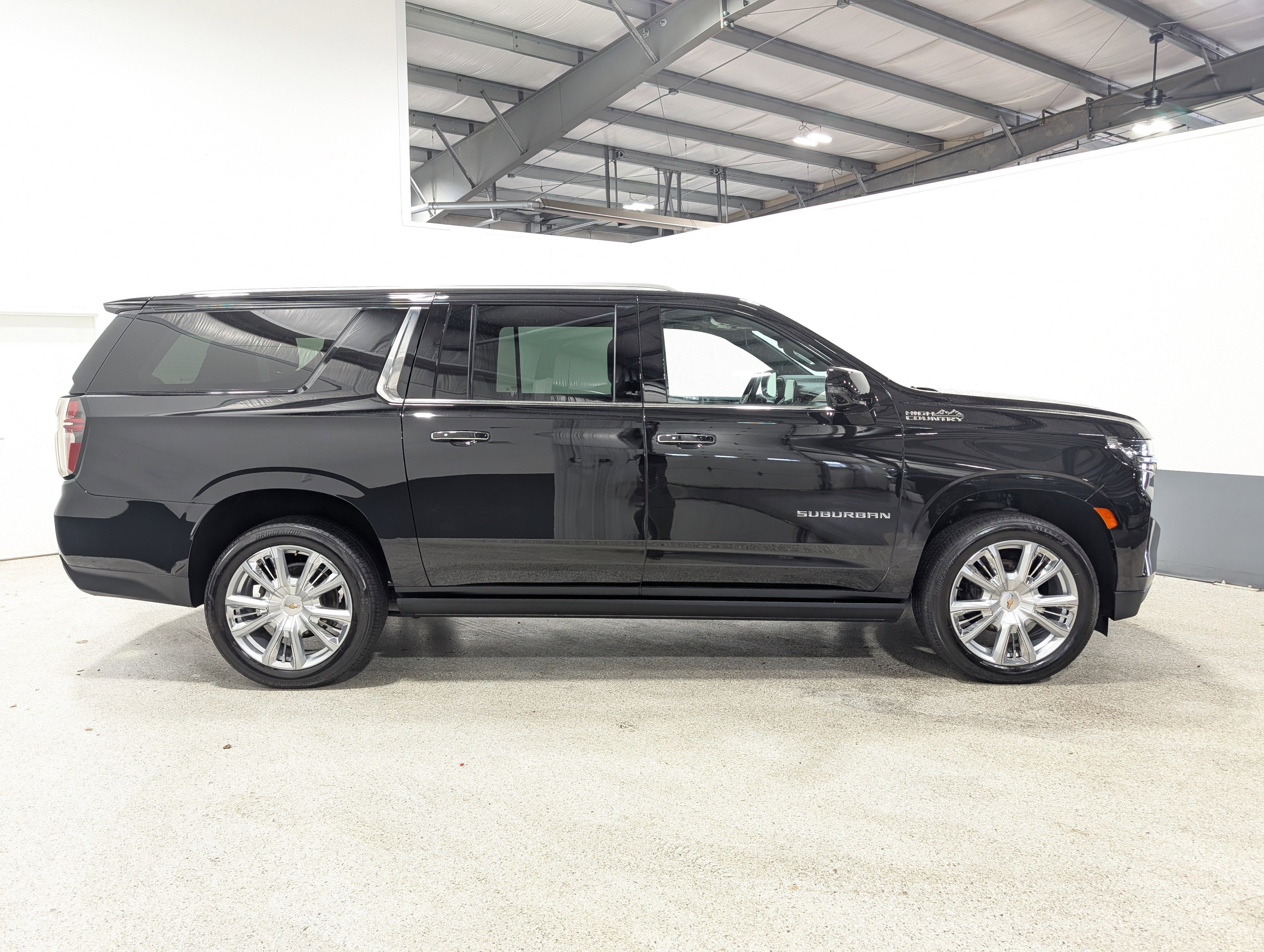 2023 Chevrolet Suburban High Country
