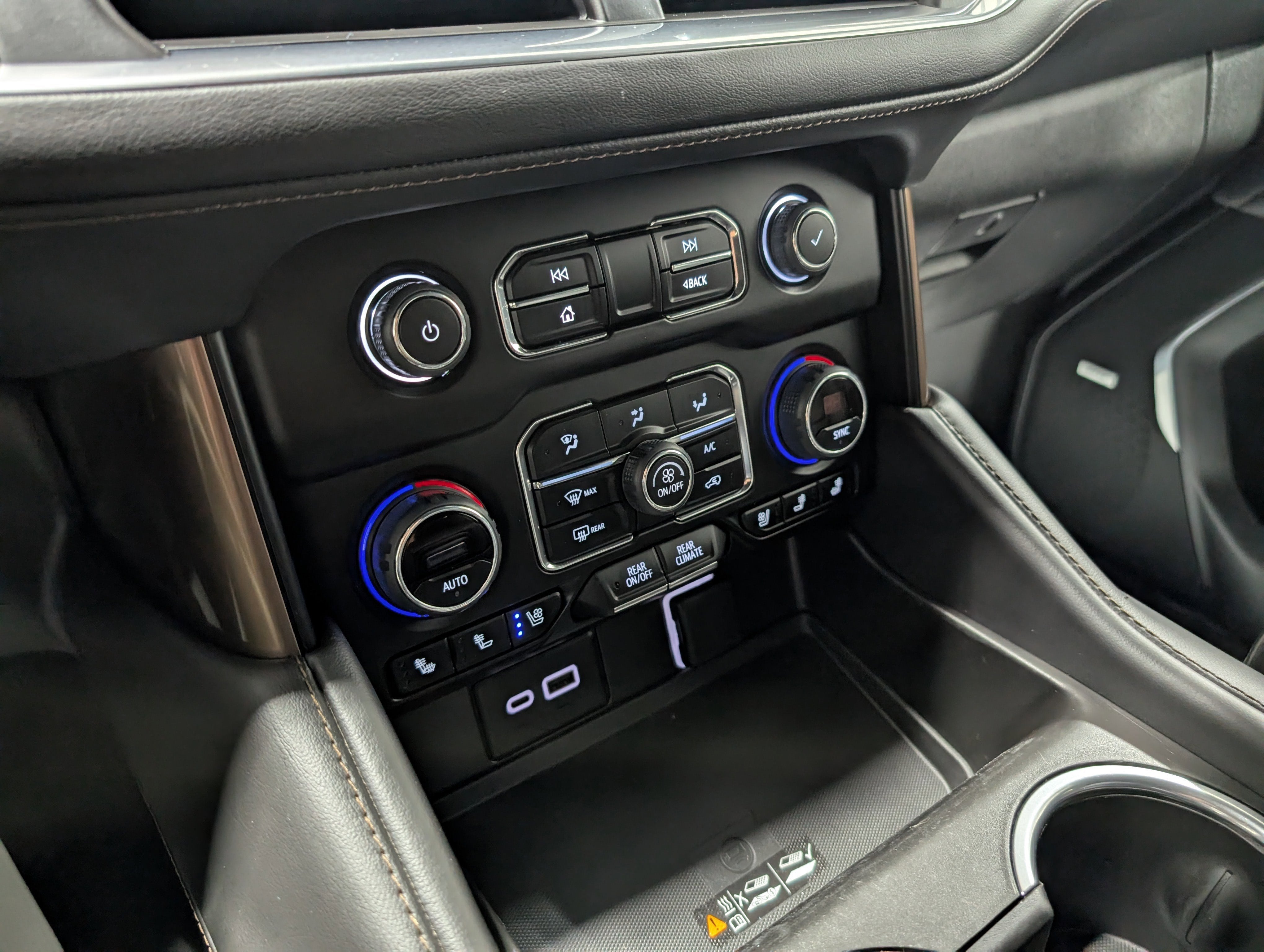 2023 Chevrolet Suburban High Country