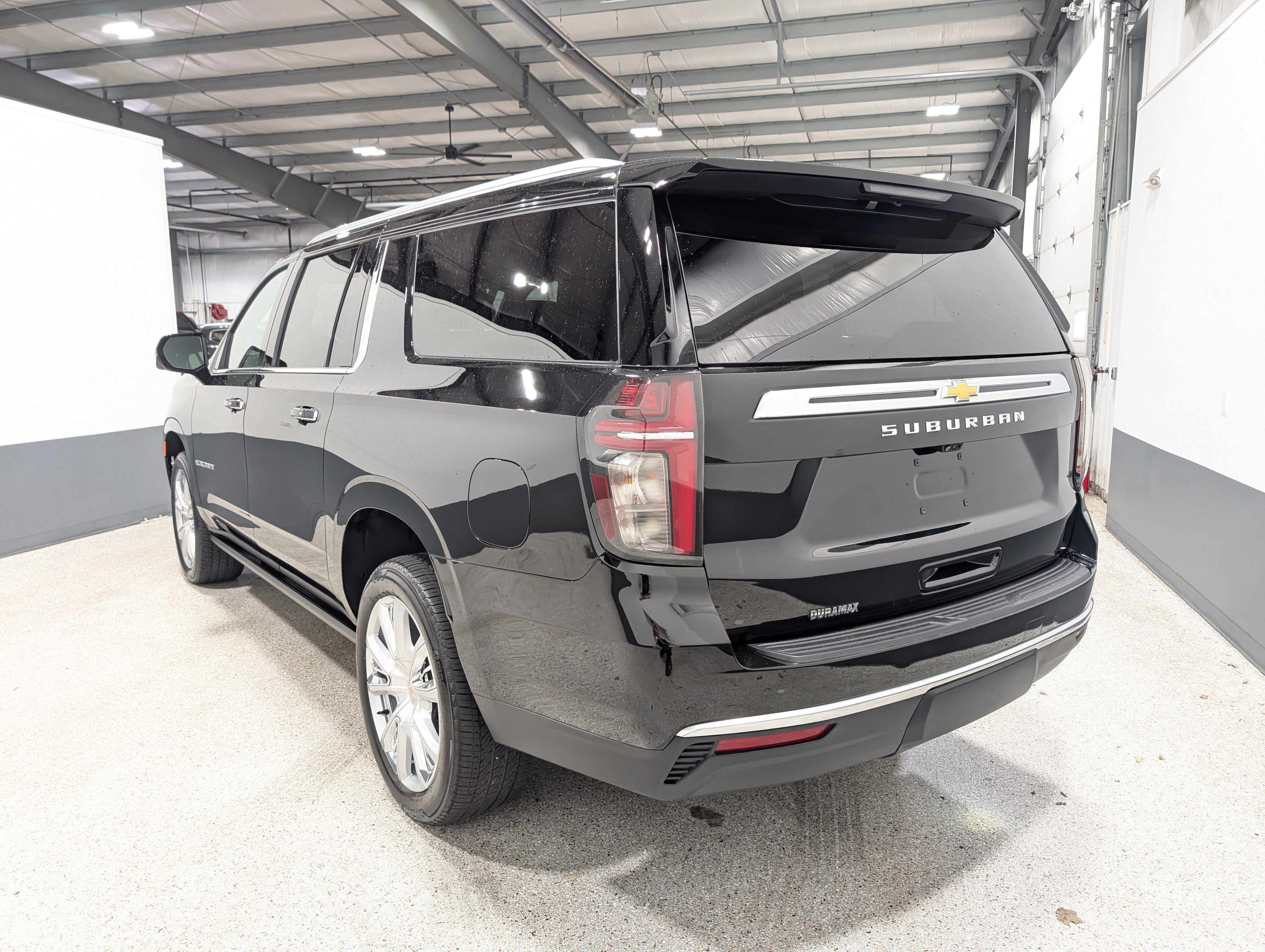 2023 Chevrolet Suburban High Country