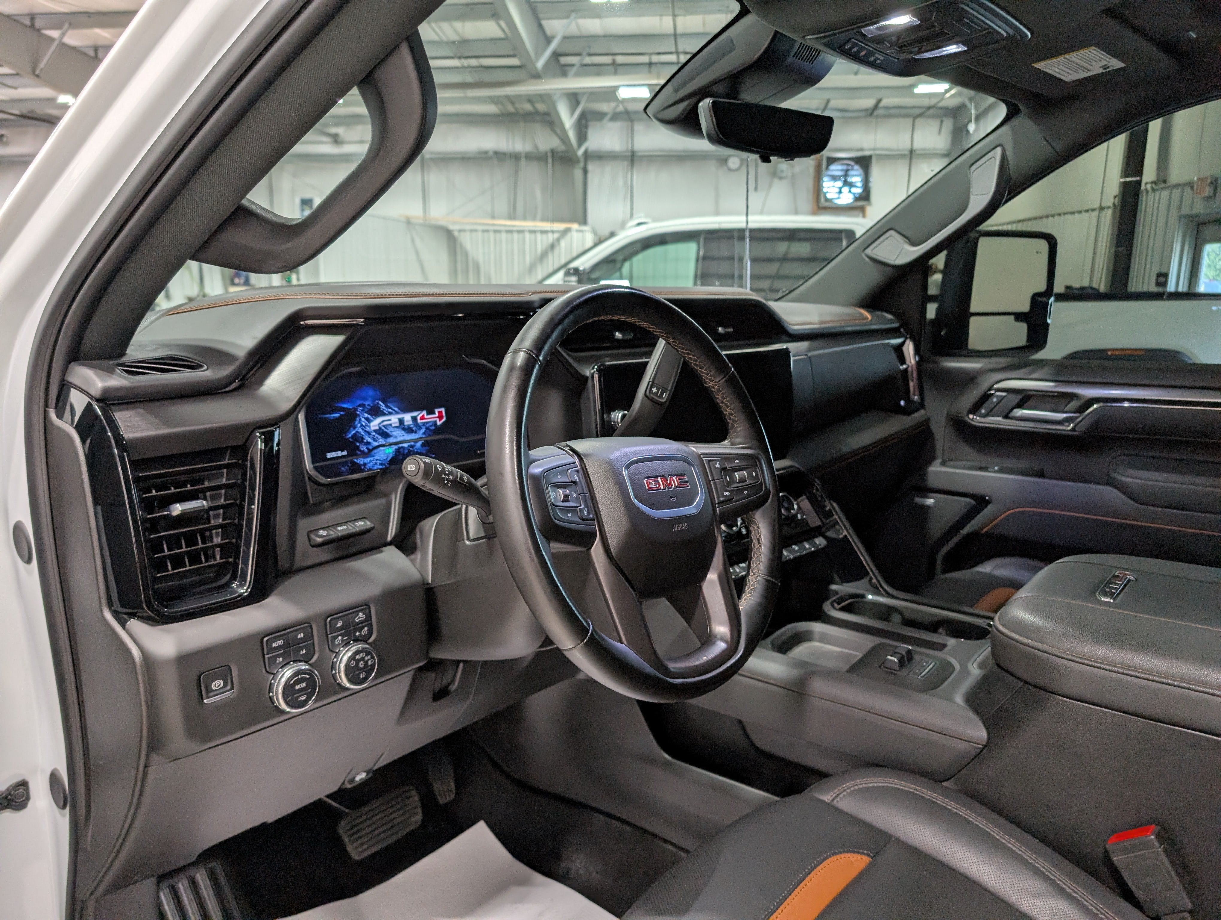 2025 GMC Sierra 2500 HD AT4