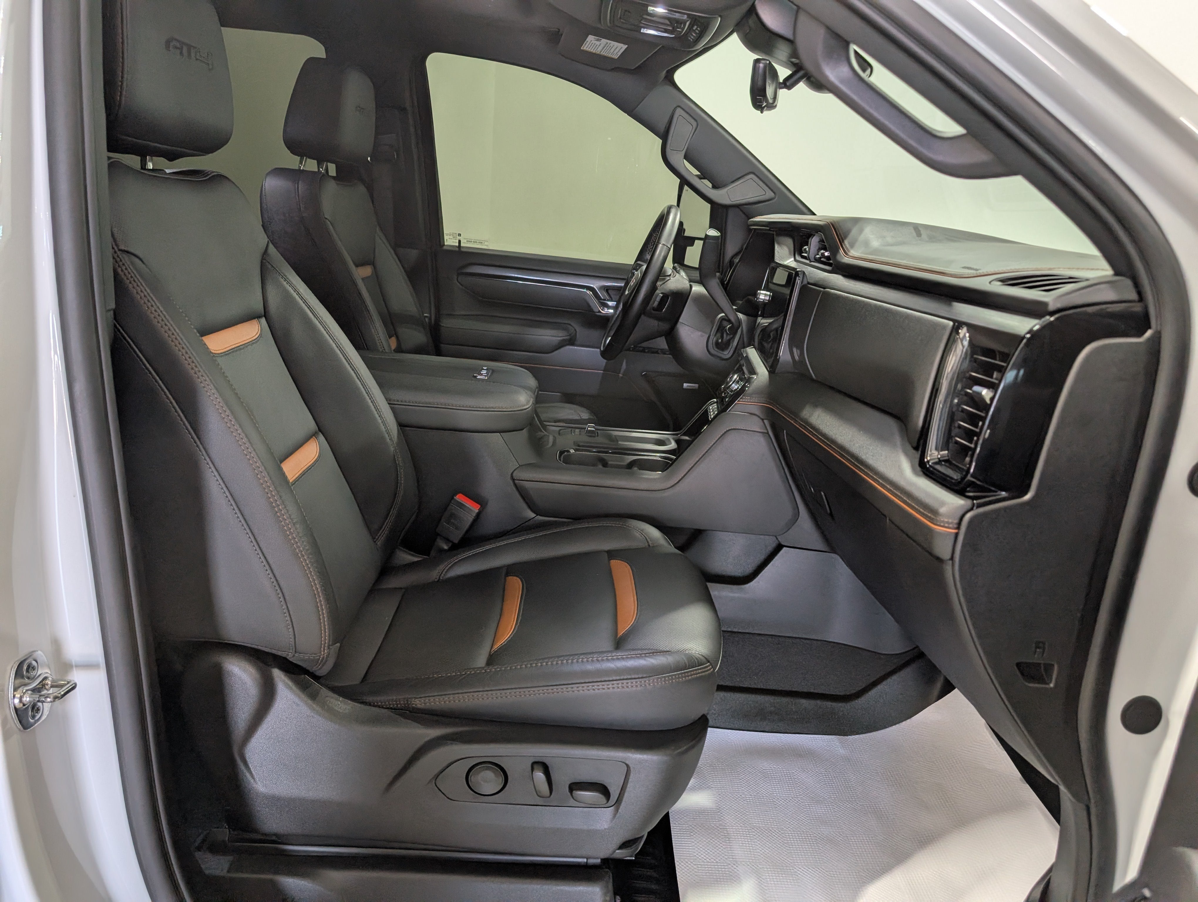 2025 GMC Sierra 2500 HD AT4