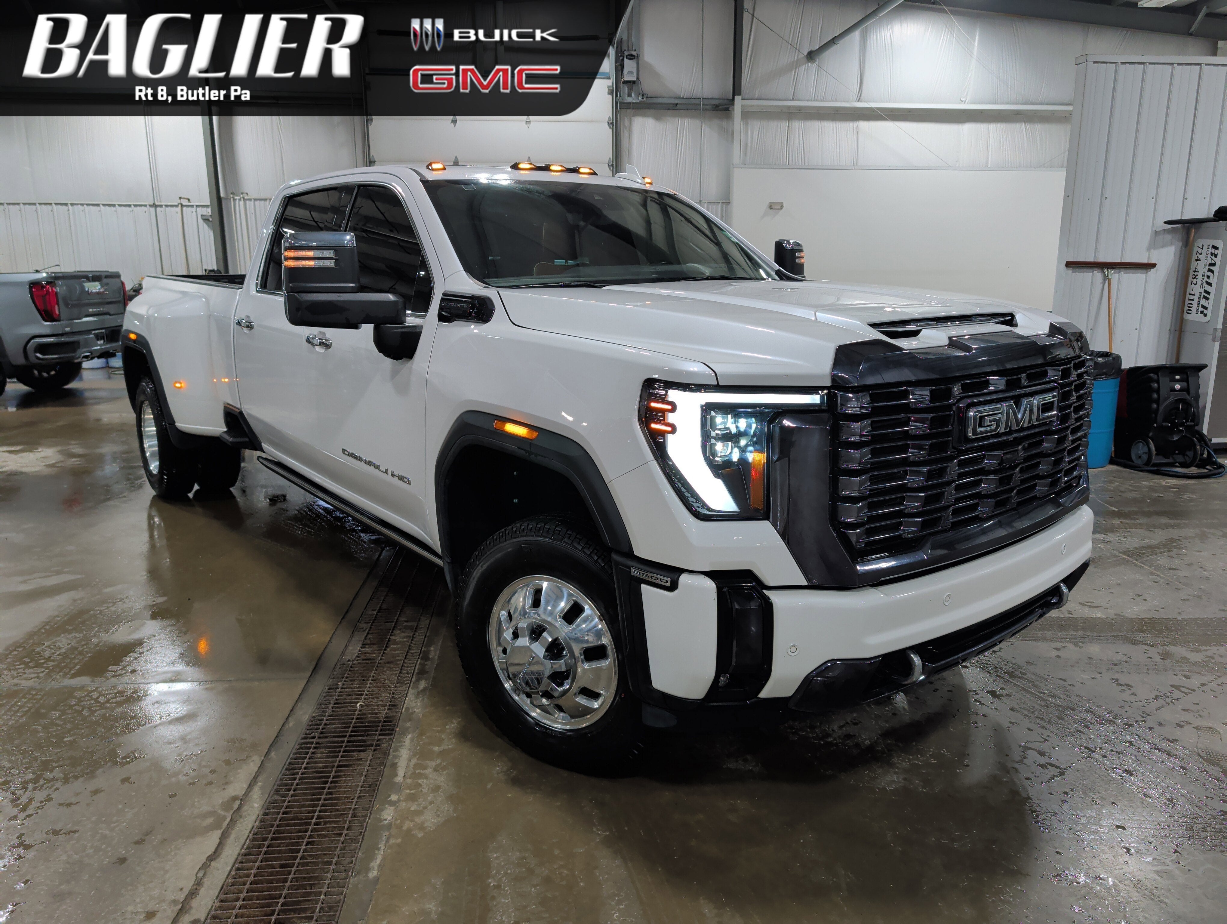 2024 GMC Sierra Denali Ultimate 4WD Crew Cab Long Box DR's photo