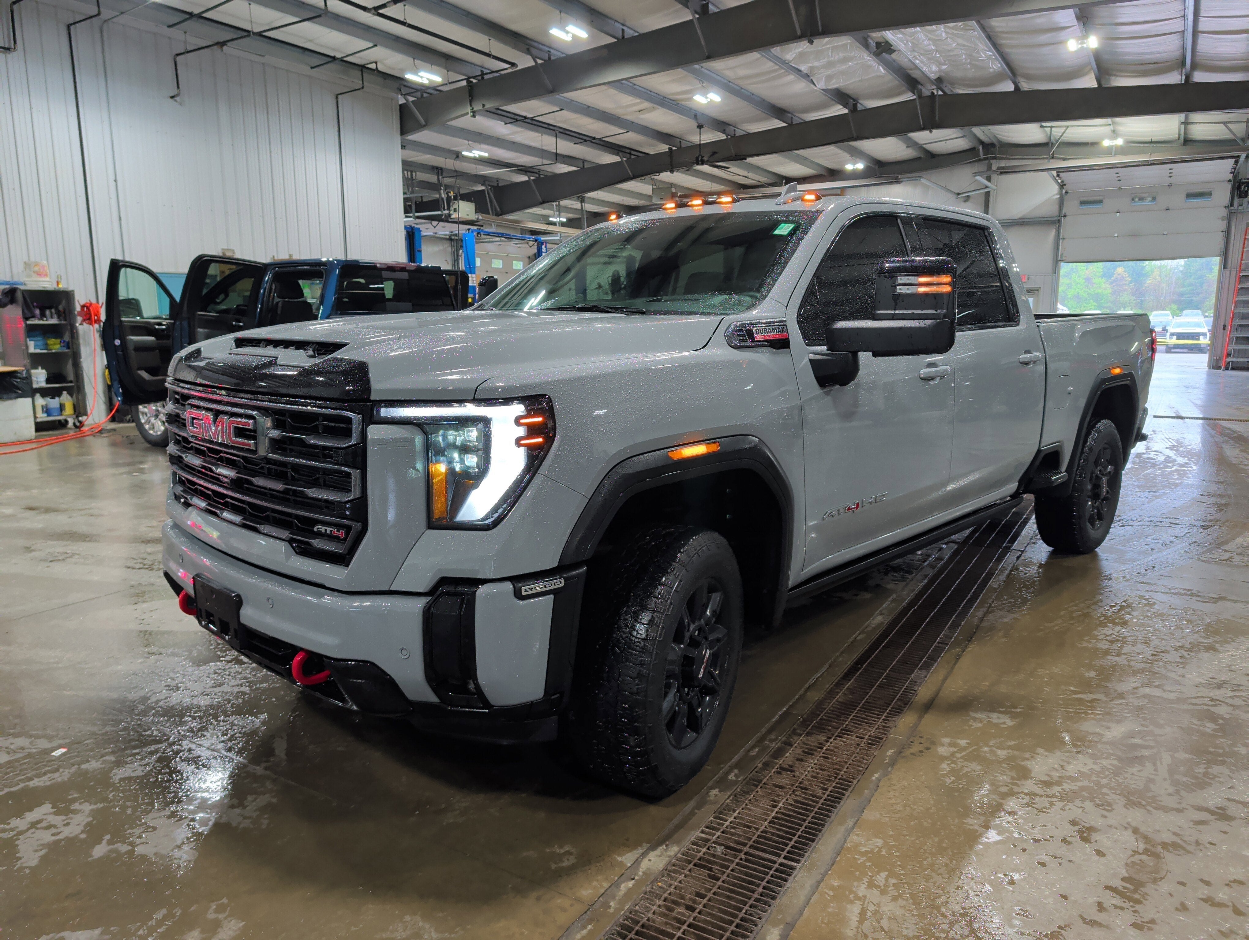 2025 GMC Sierra 2500 HD AT4