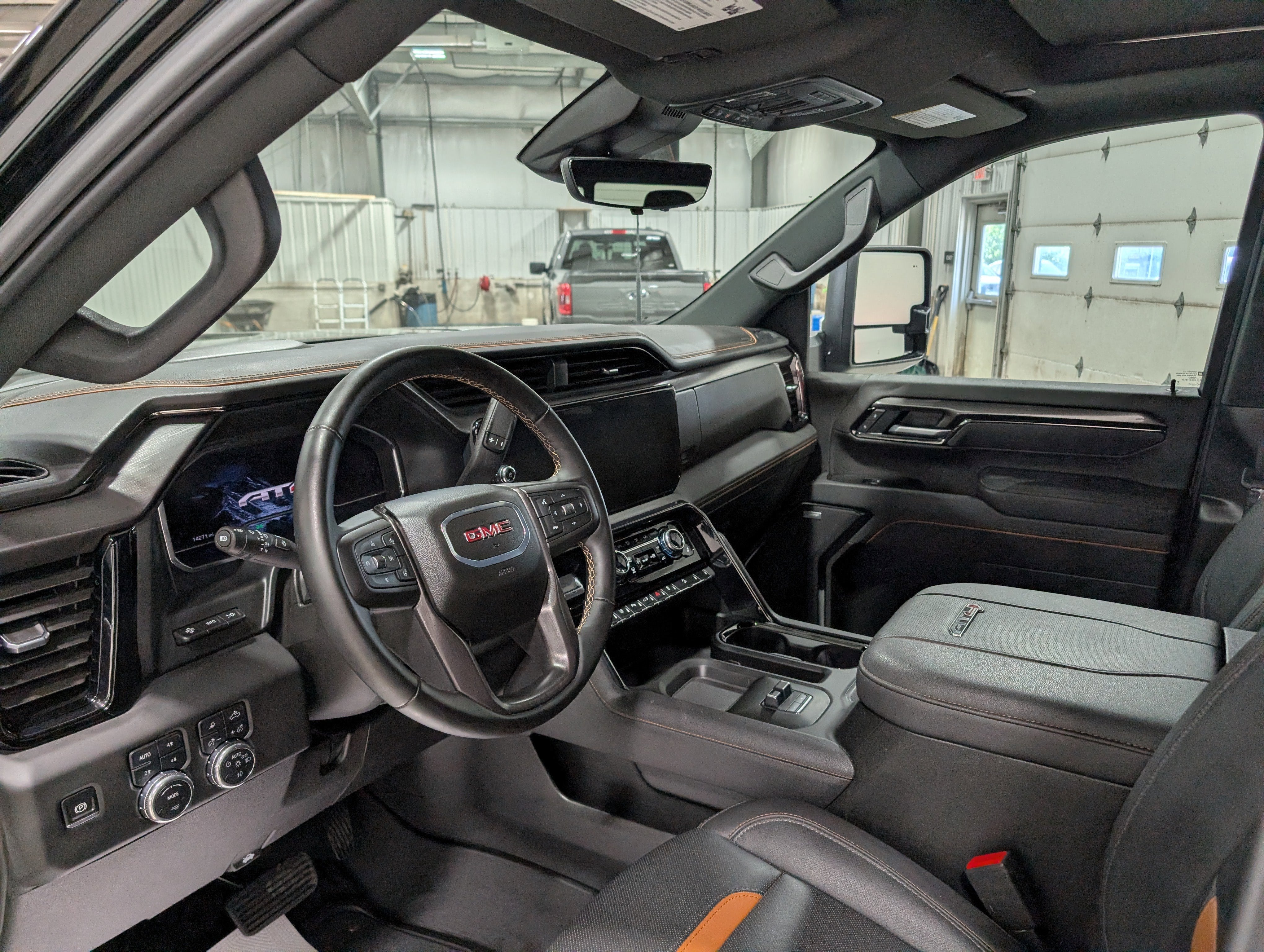 2025 GMC Sierra 2500 HD AT4