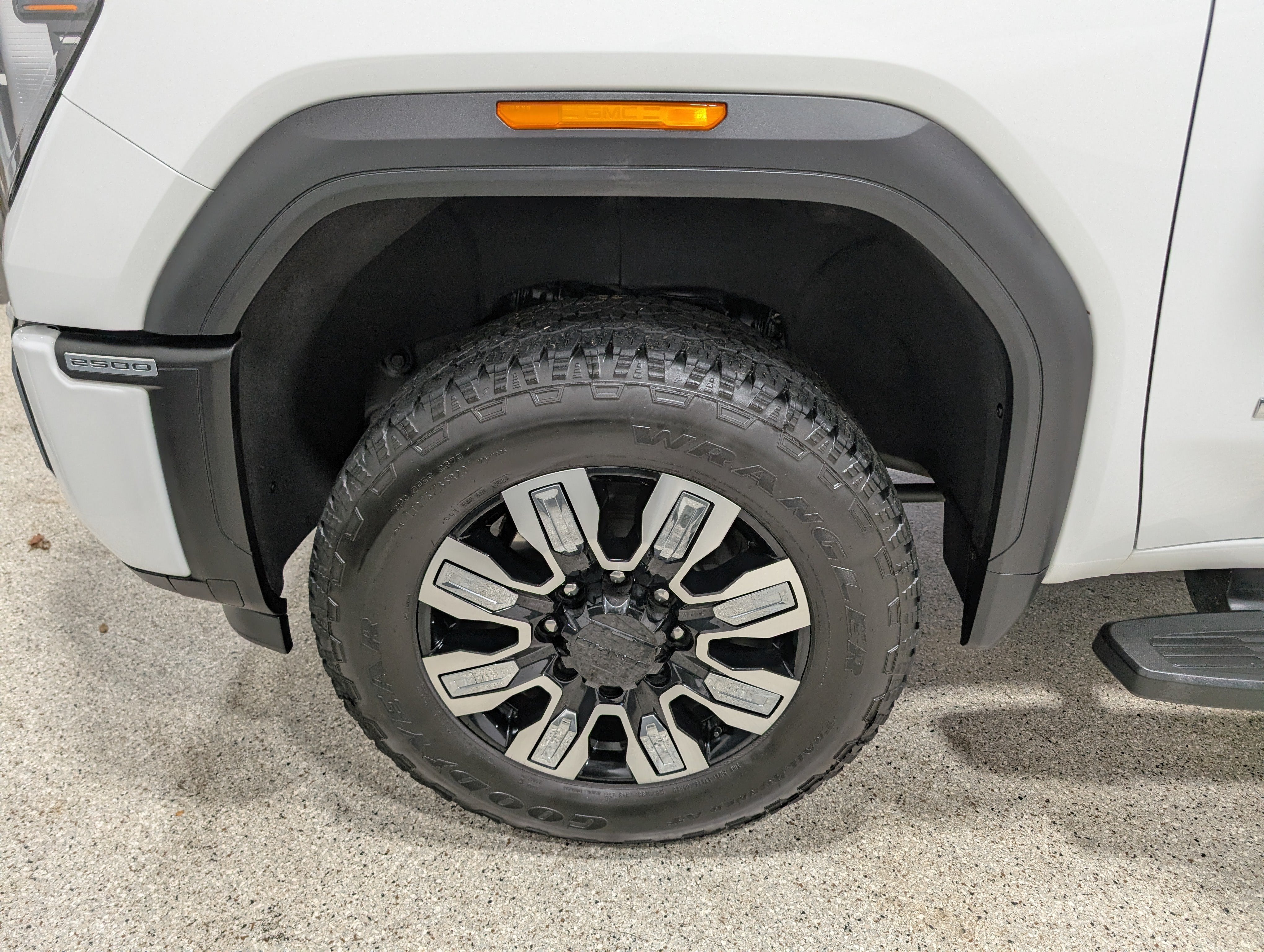 2025 GMC Sierra 2500 HD Denali