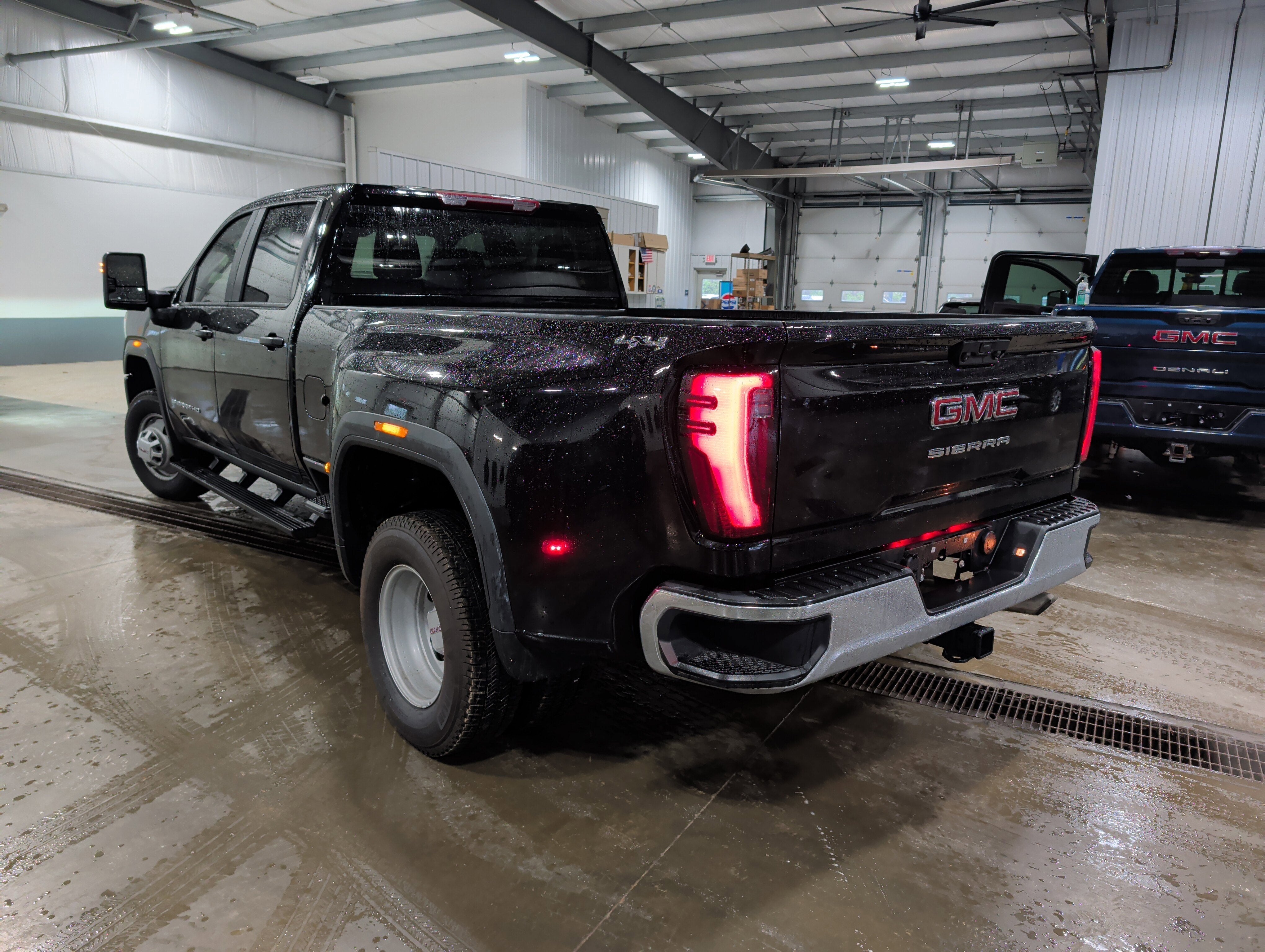2025 GMC Sierra 3500 HD Pro DRW