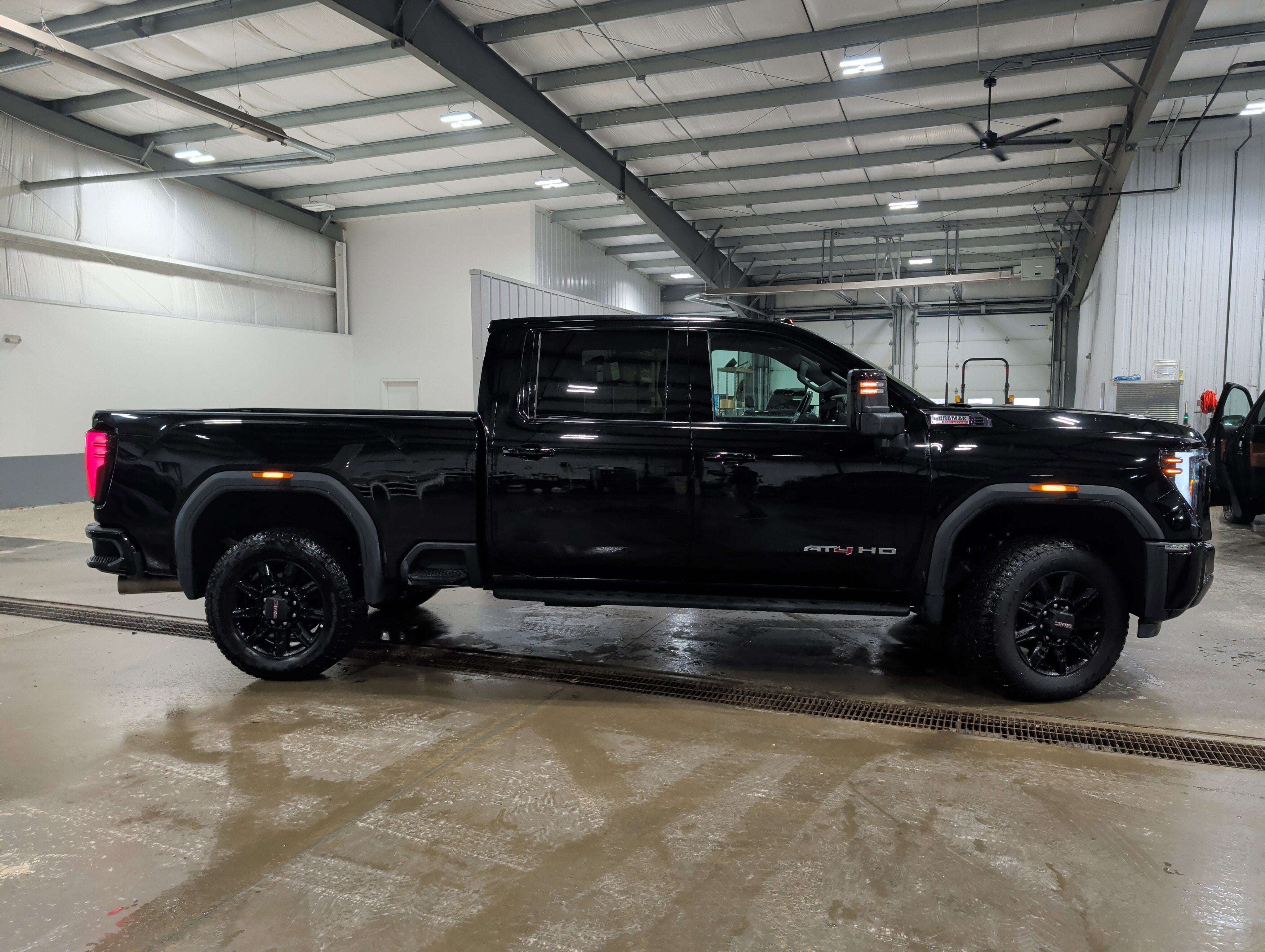 2025 GMC Sierra 3500 HD AT4