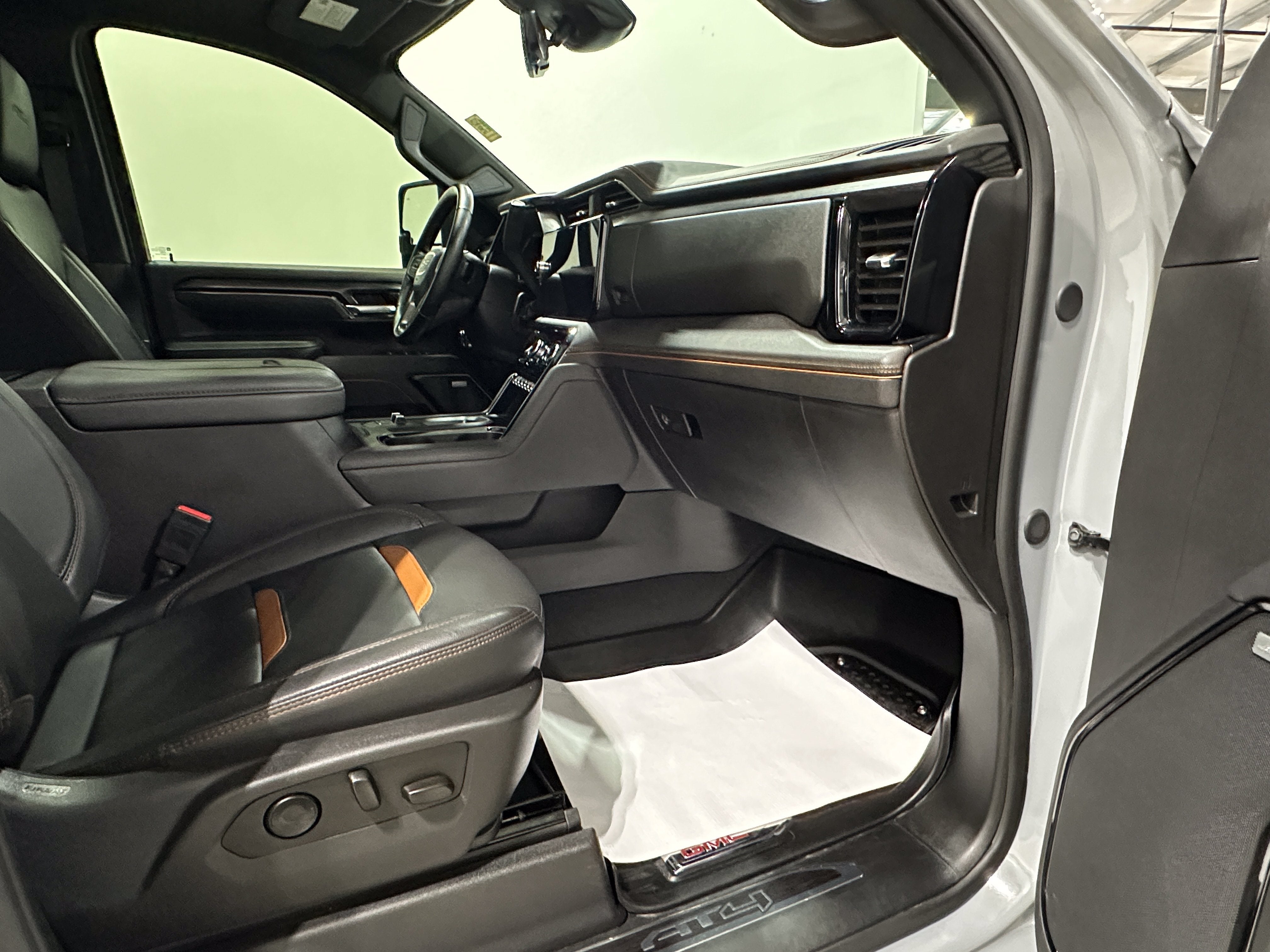 2025 GMC Sierra 3500 HD AT4