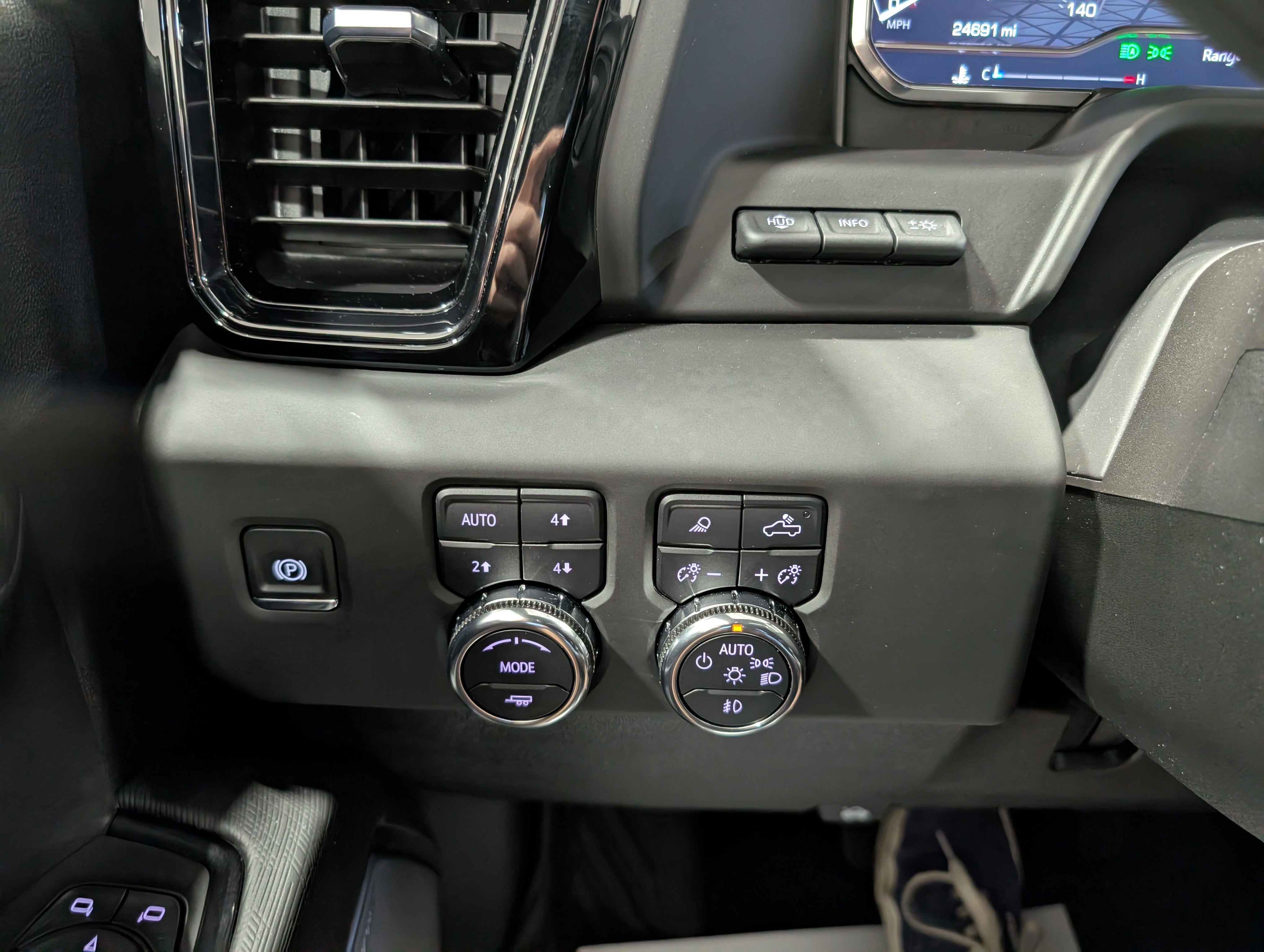 2025 GMC Sierra 2500 HD AT4X