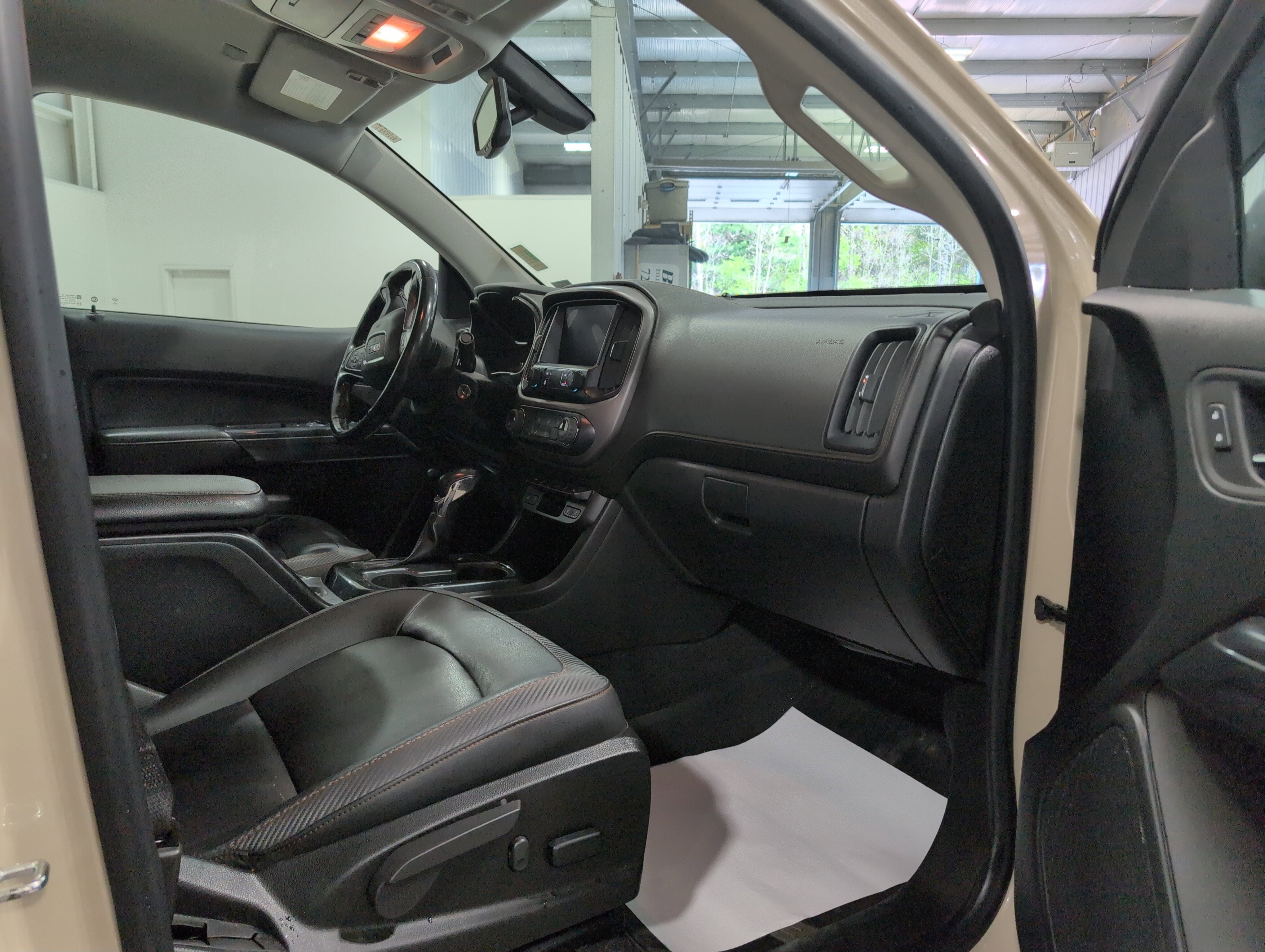 2022 GMC Canyon AT4 - Leather