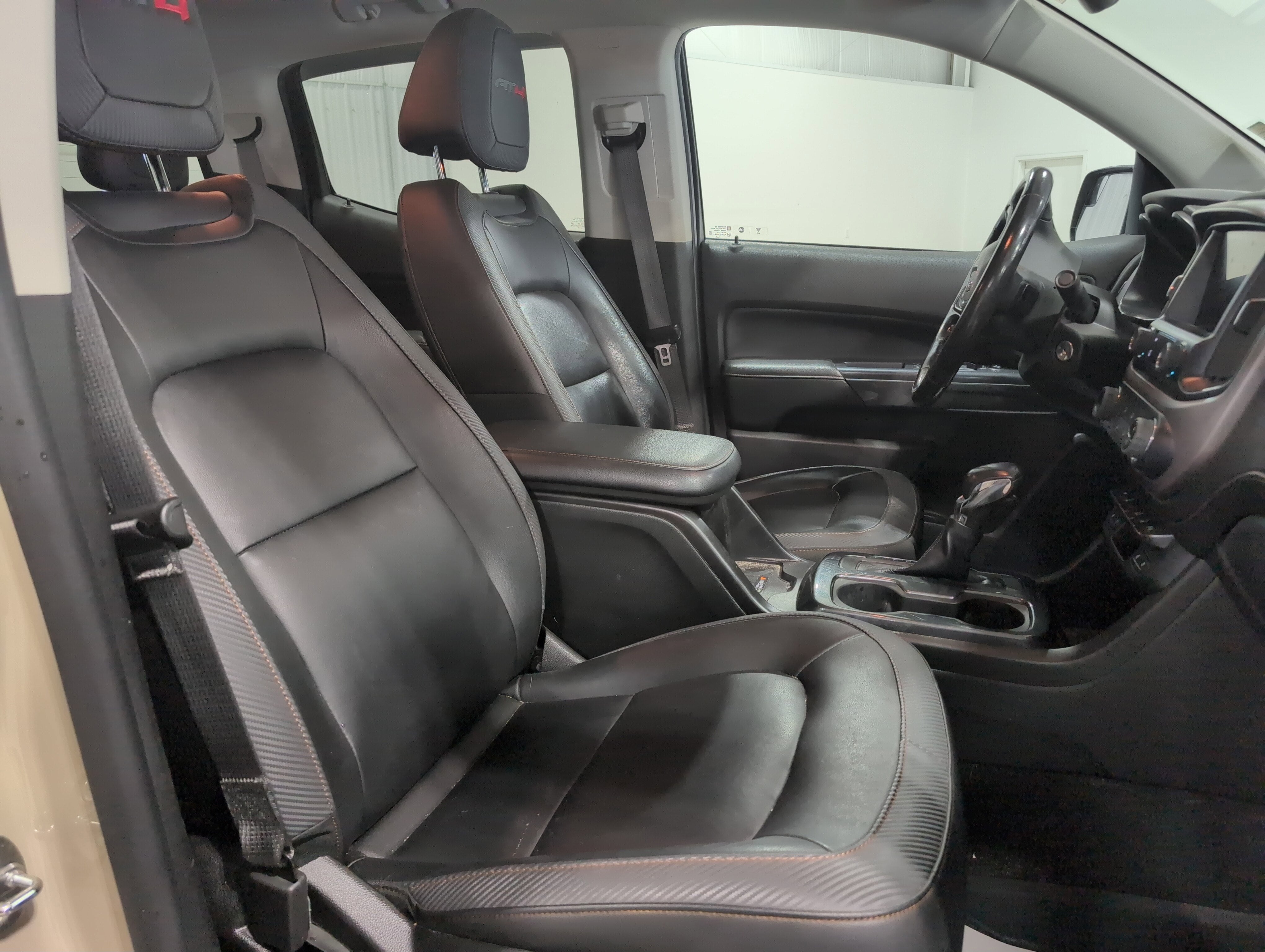 2022 GMC Canyon AT4 - Leather