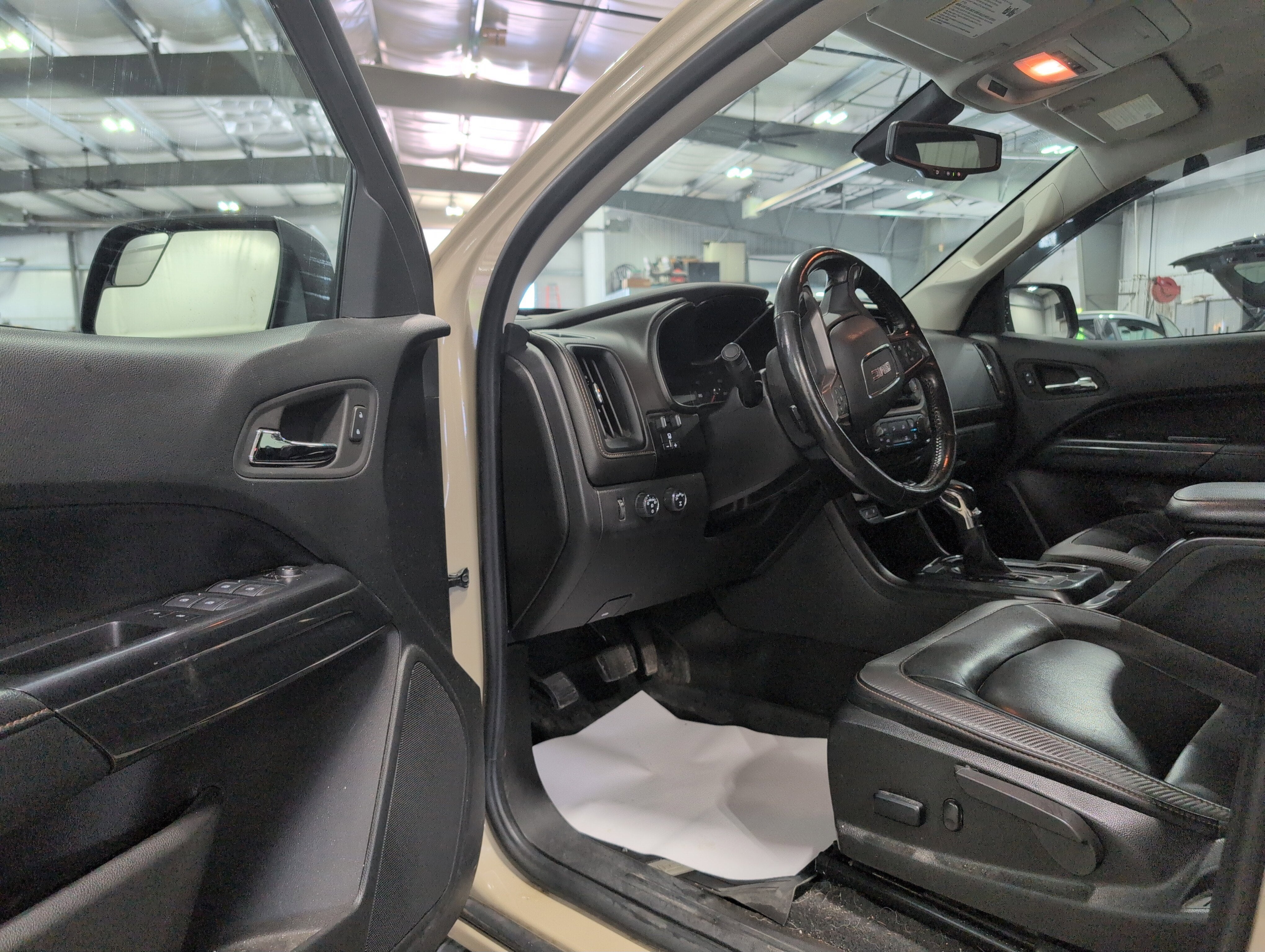 2022 GMC Canyon AT4 - Leather