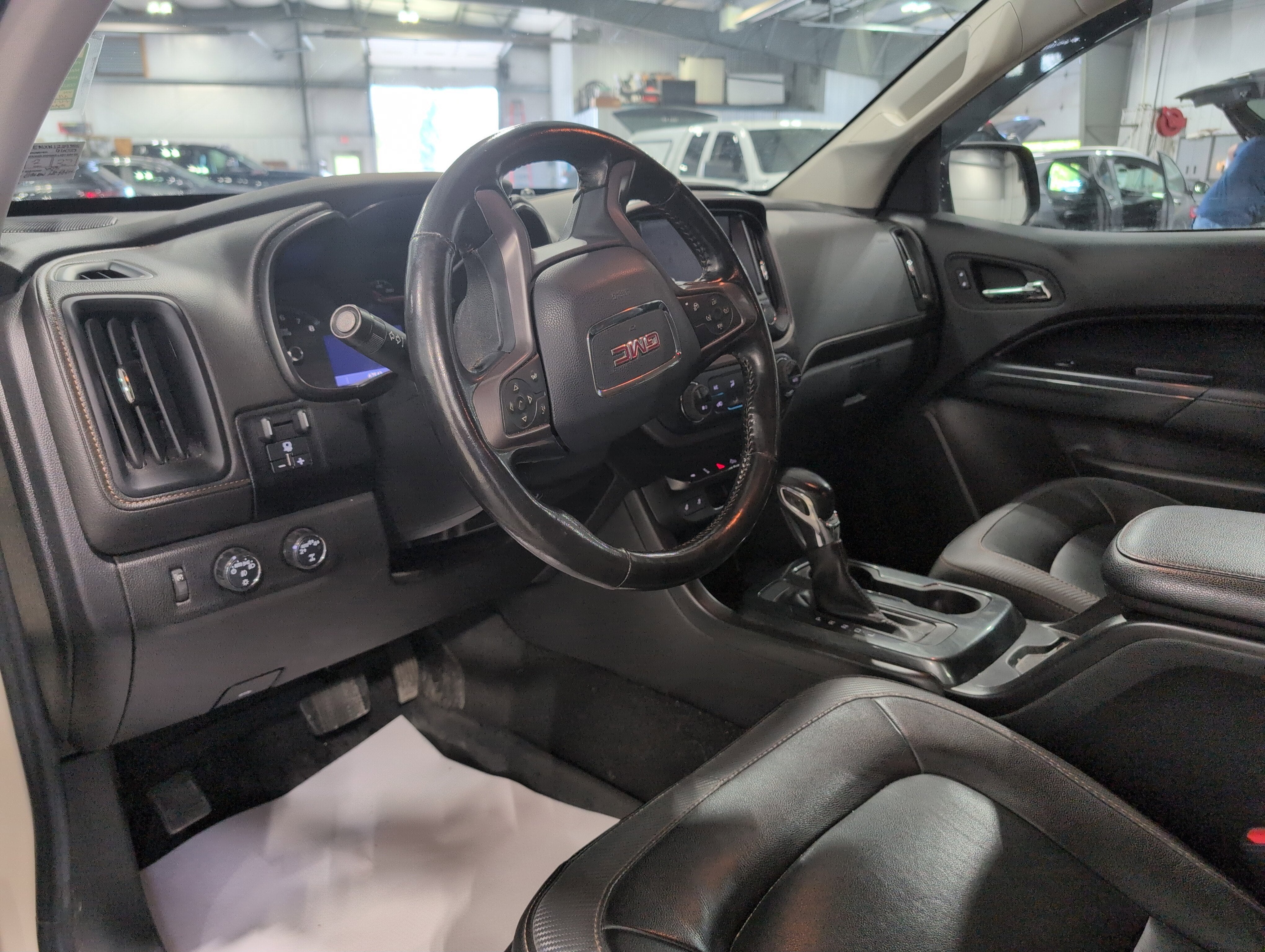 2022 GMC Canyon AT4 - Leather