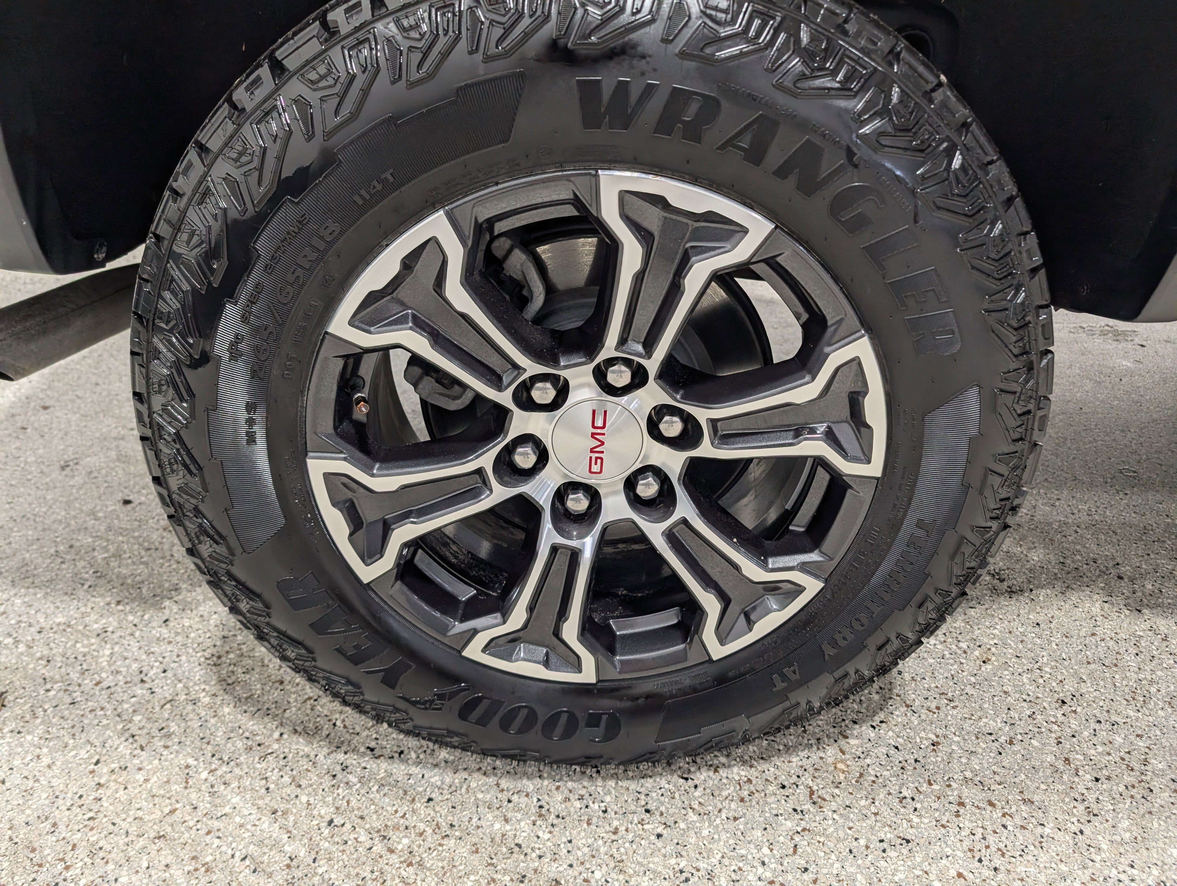 2024 GMC Canyon AT4 - Photo 14