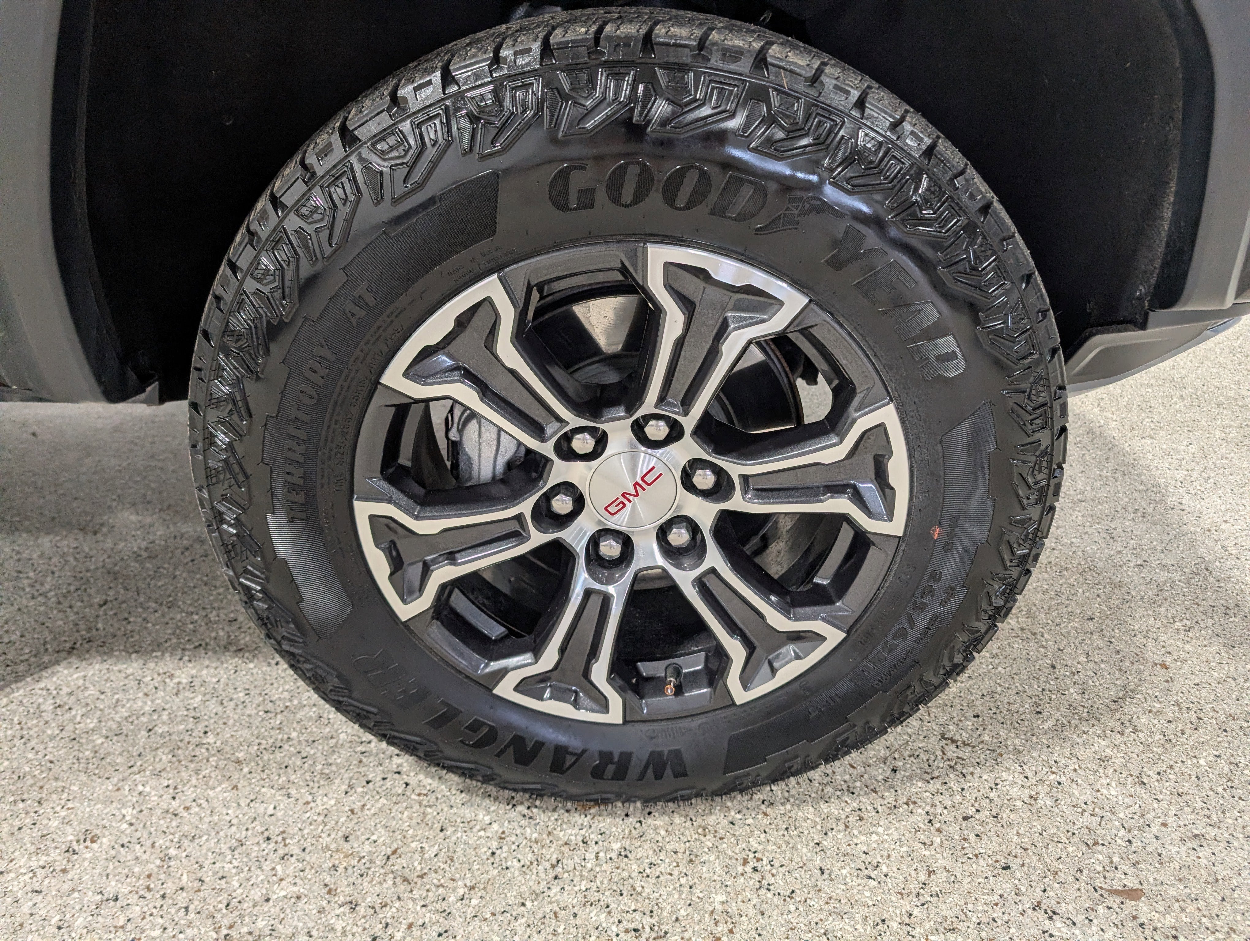 2024 GMC Canyon AT4