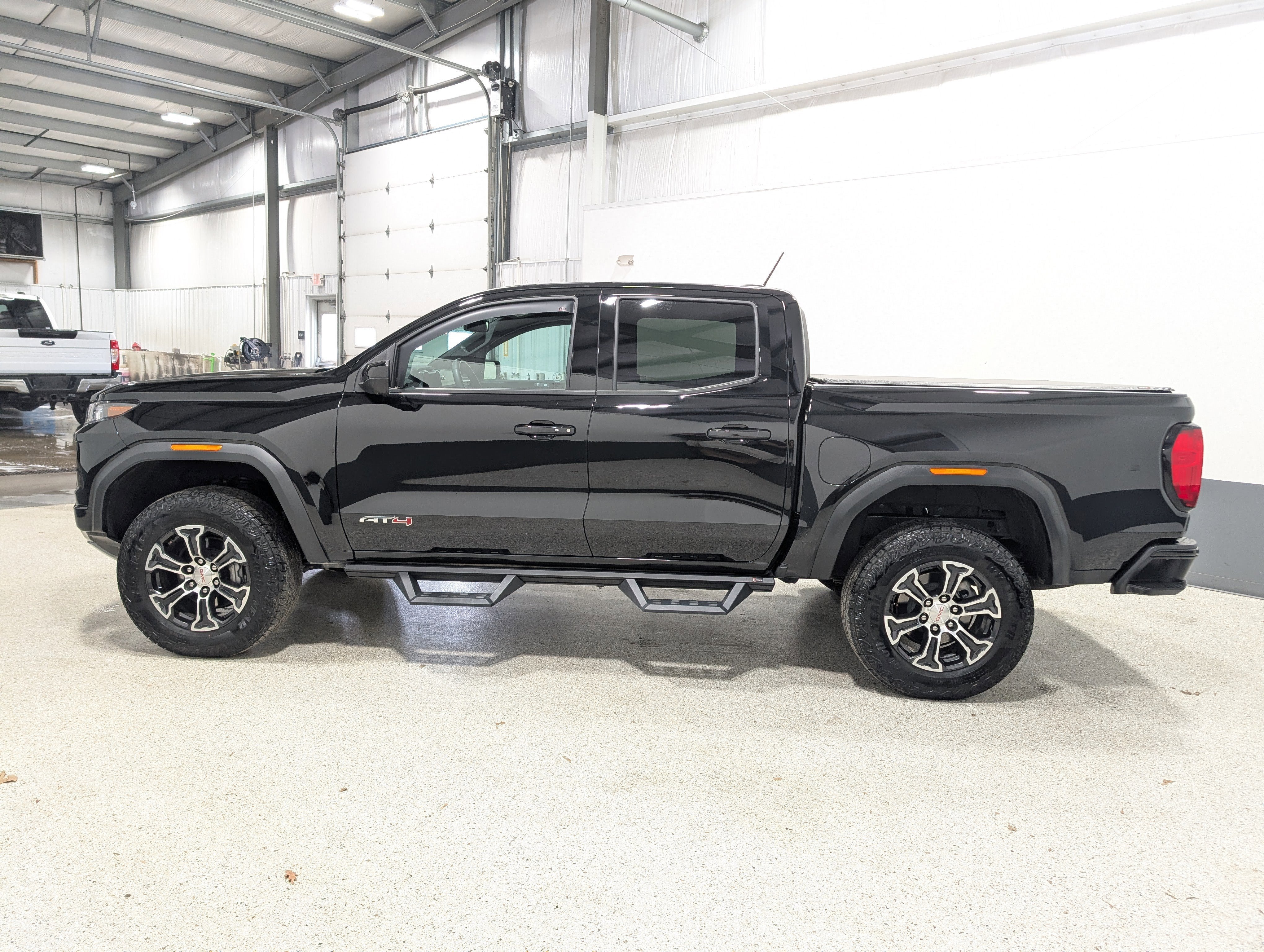 2024 GMC Canyon AT4