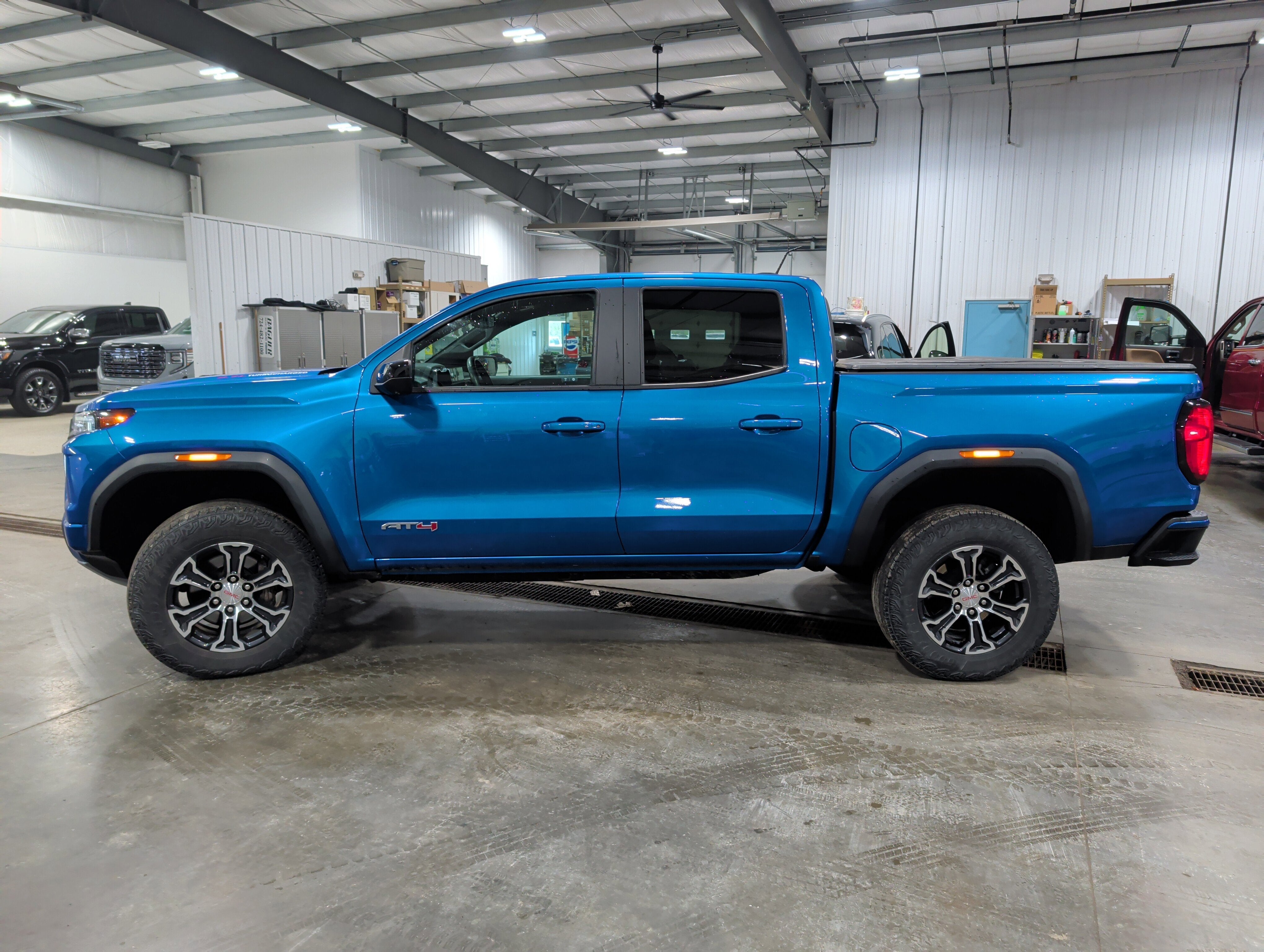 2023 GMC Canyon AT4