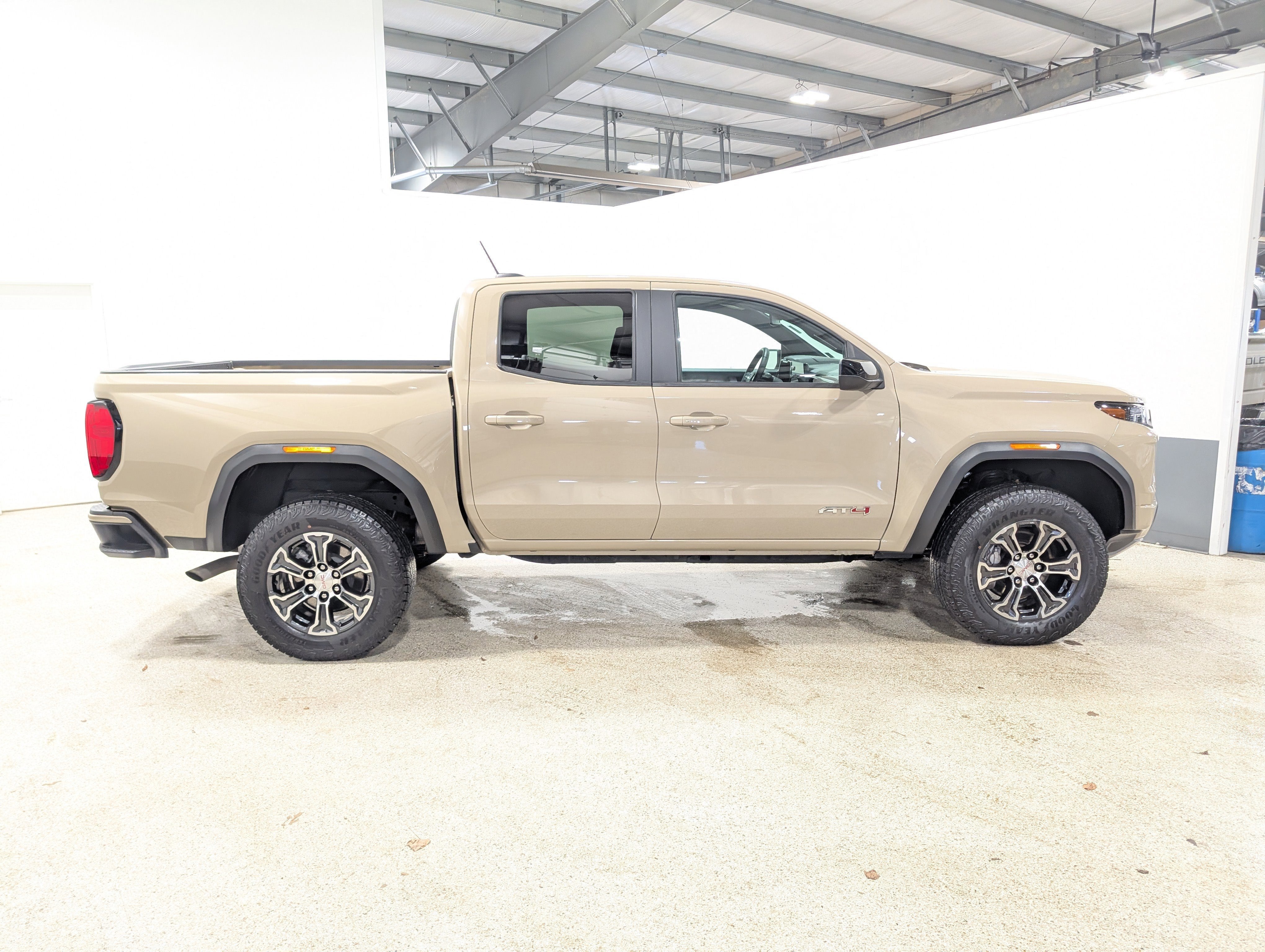2023 GMC Canyon AT4