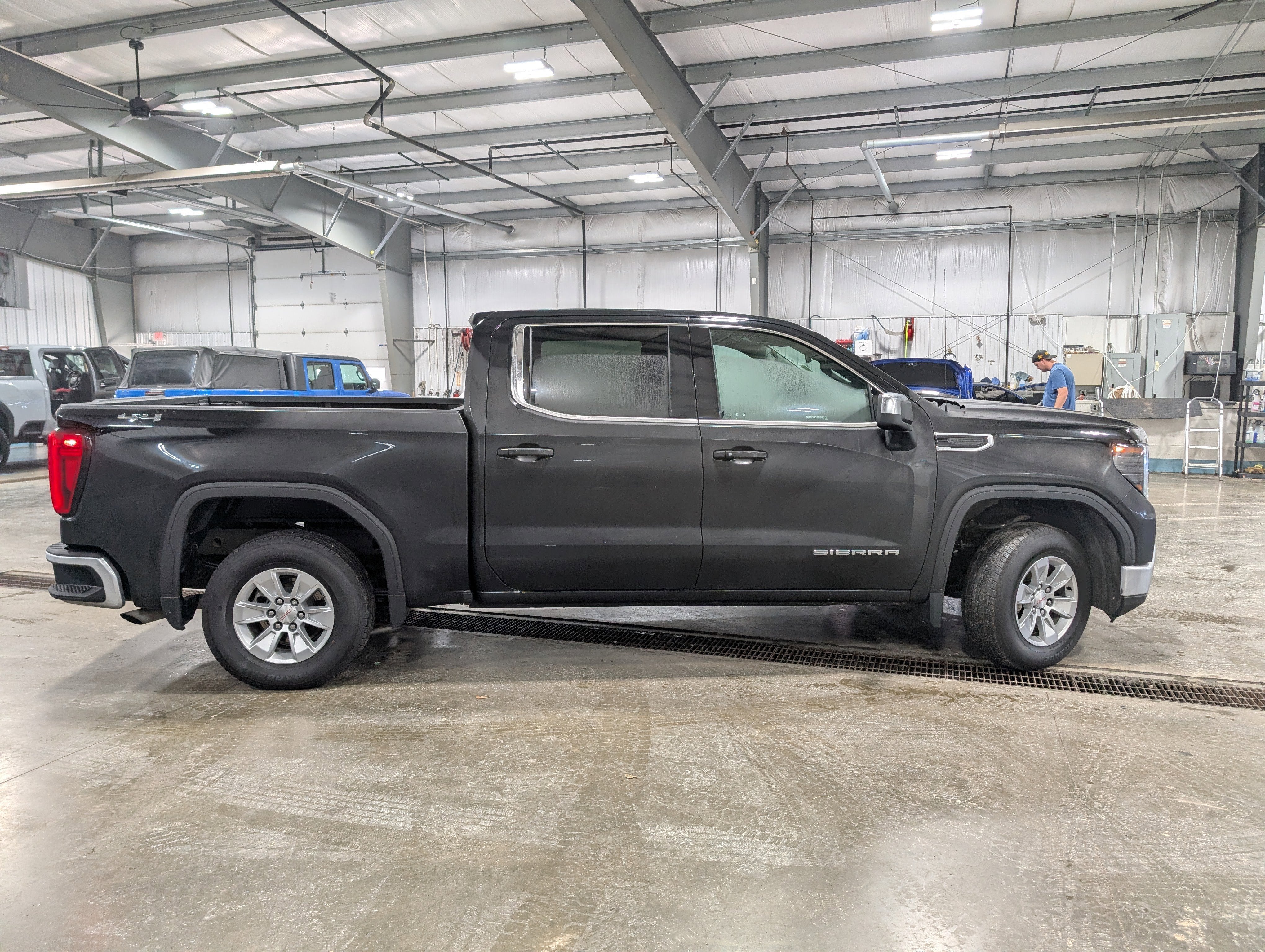 2023 GMC Sierra 1500 SLE