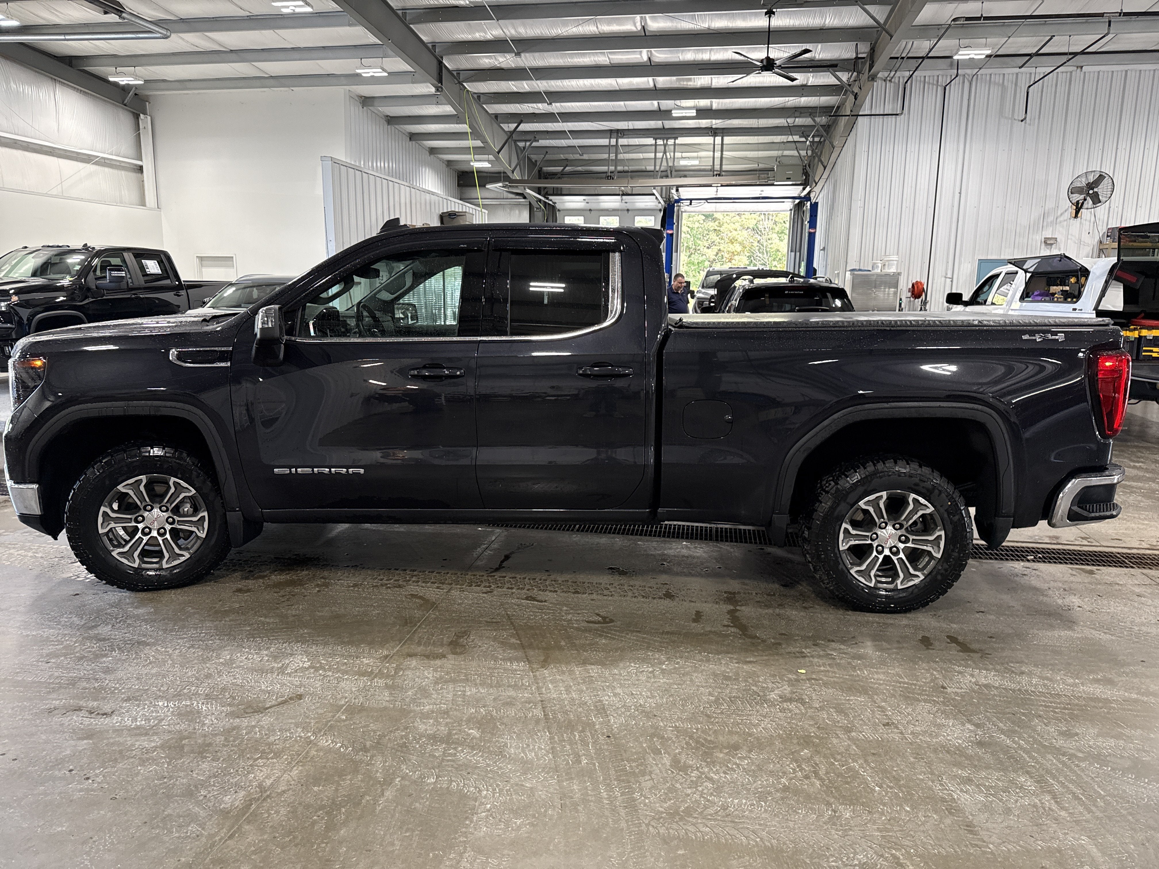 2024 GMC Sierra 1500 SLE