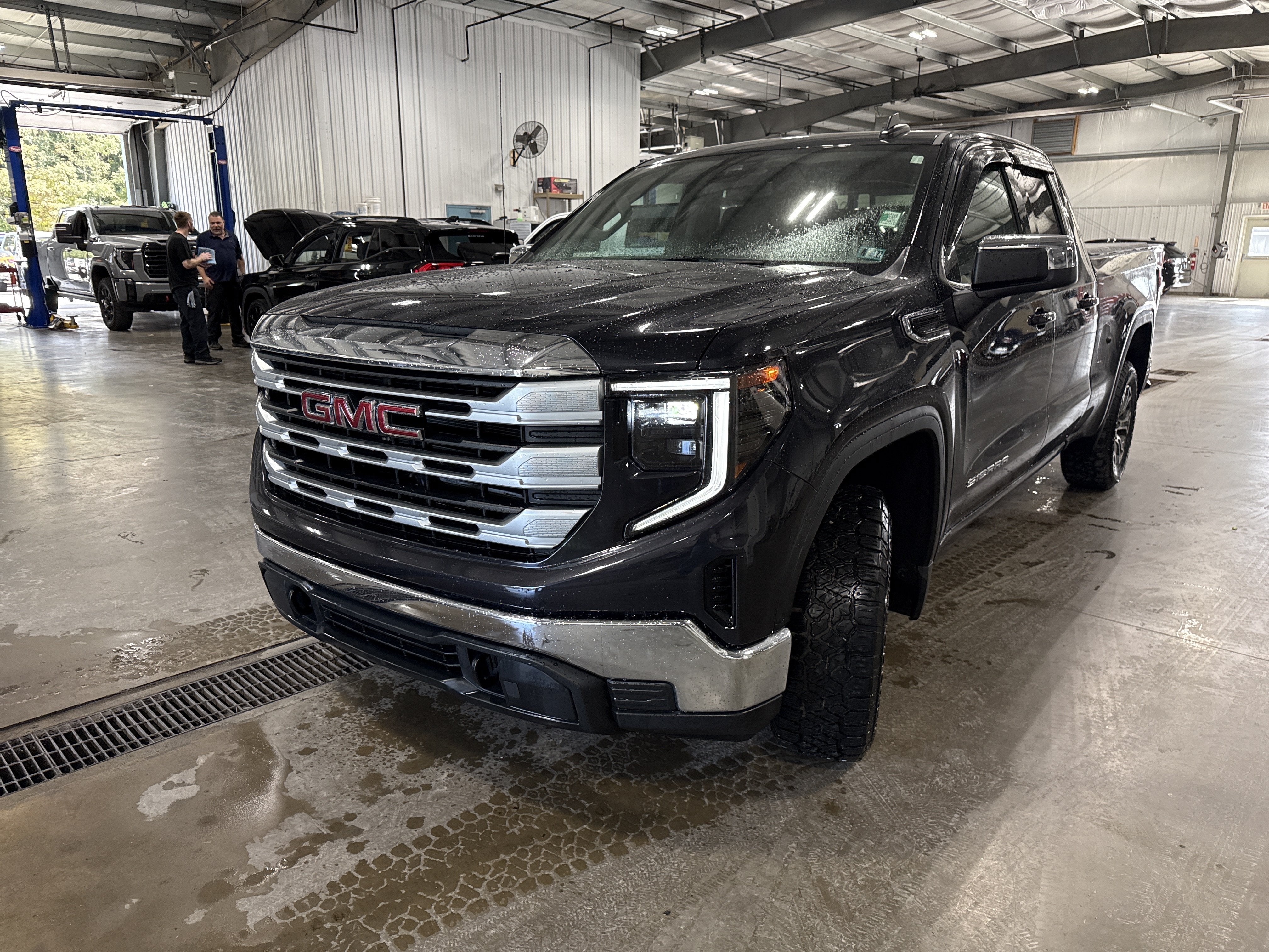 2024 GMC Sierra 1500 SLE
