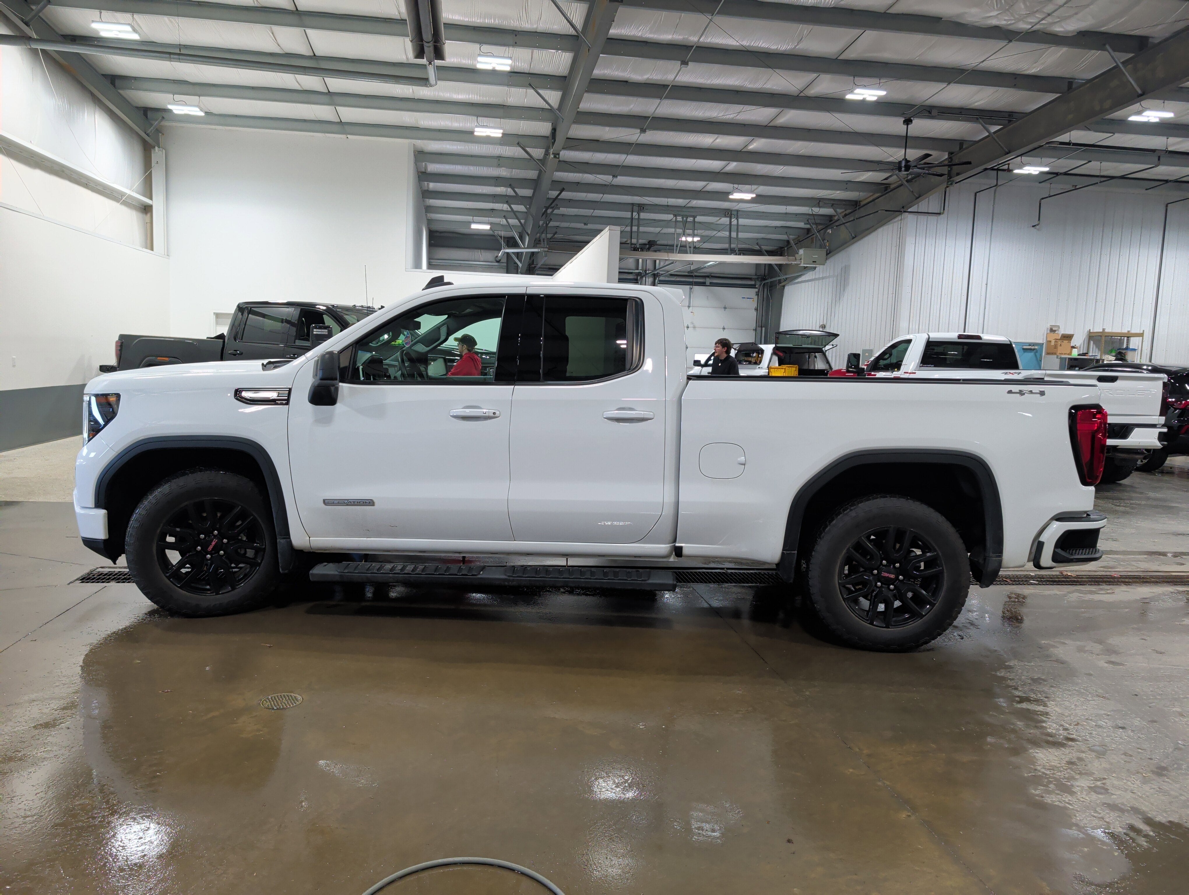 2023 GMC Sierra 1500 Elevation
