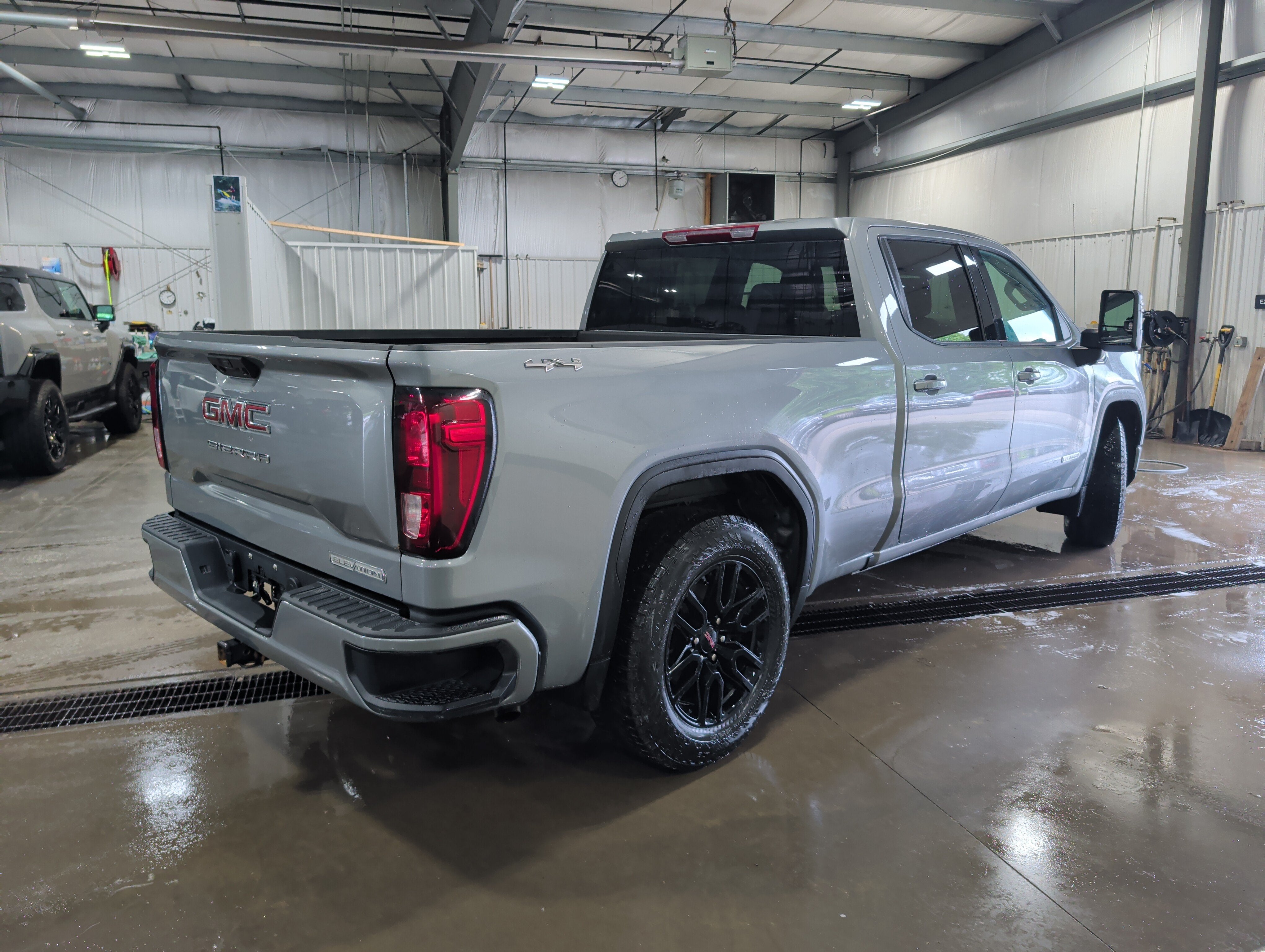 2025 GMC Sierra 1500 Elevation