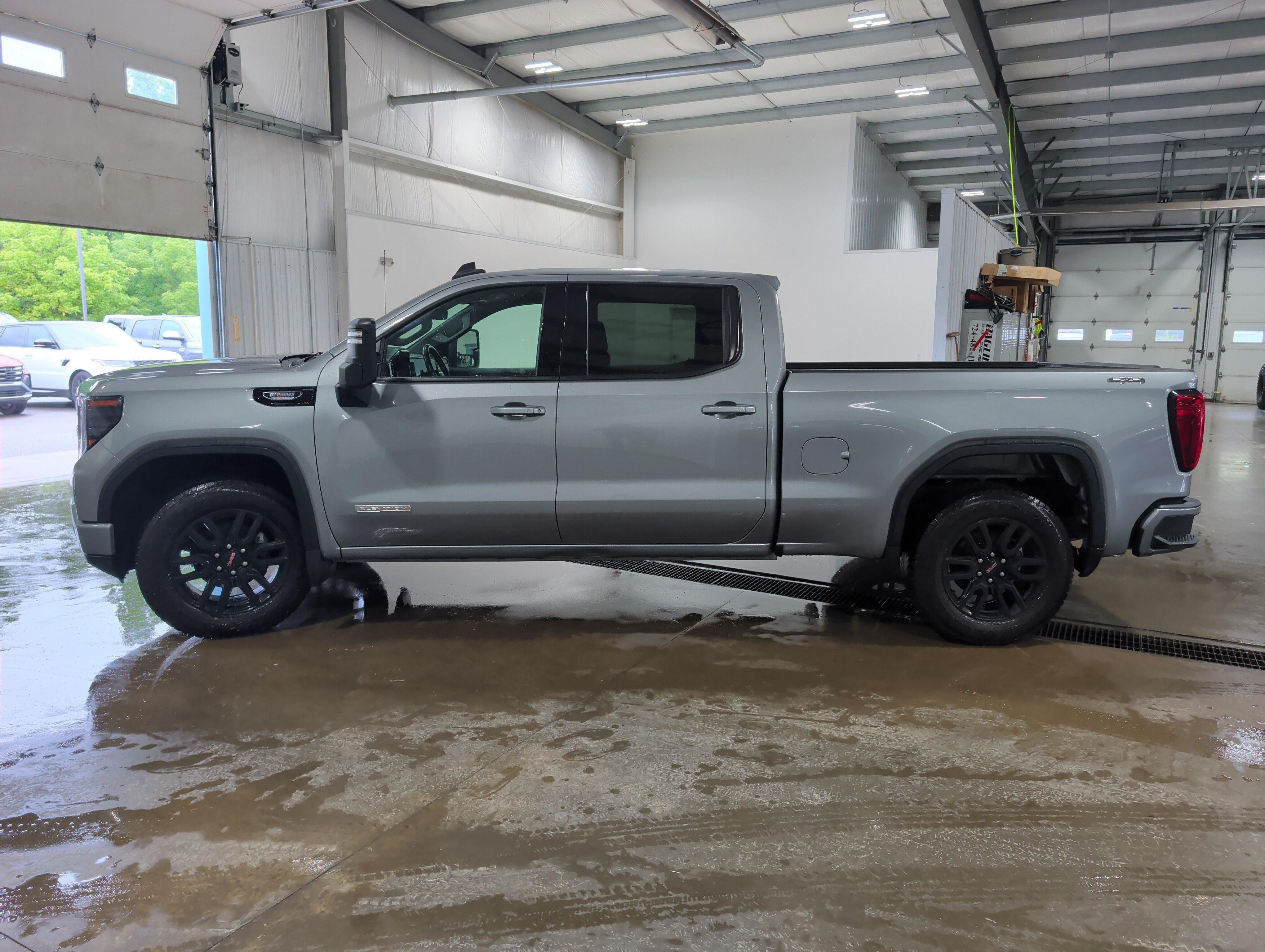 2025 GMC Sierra 1500 Elevation