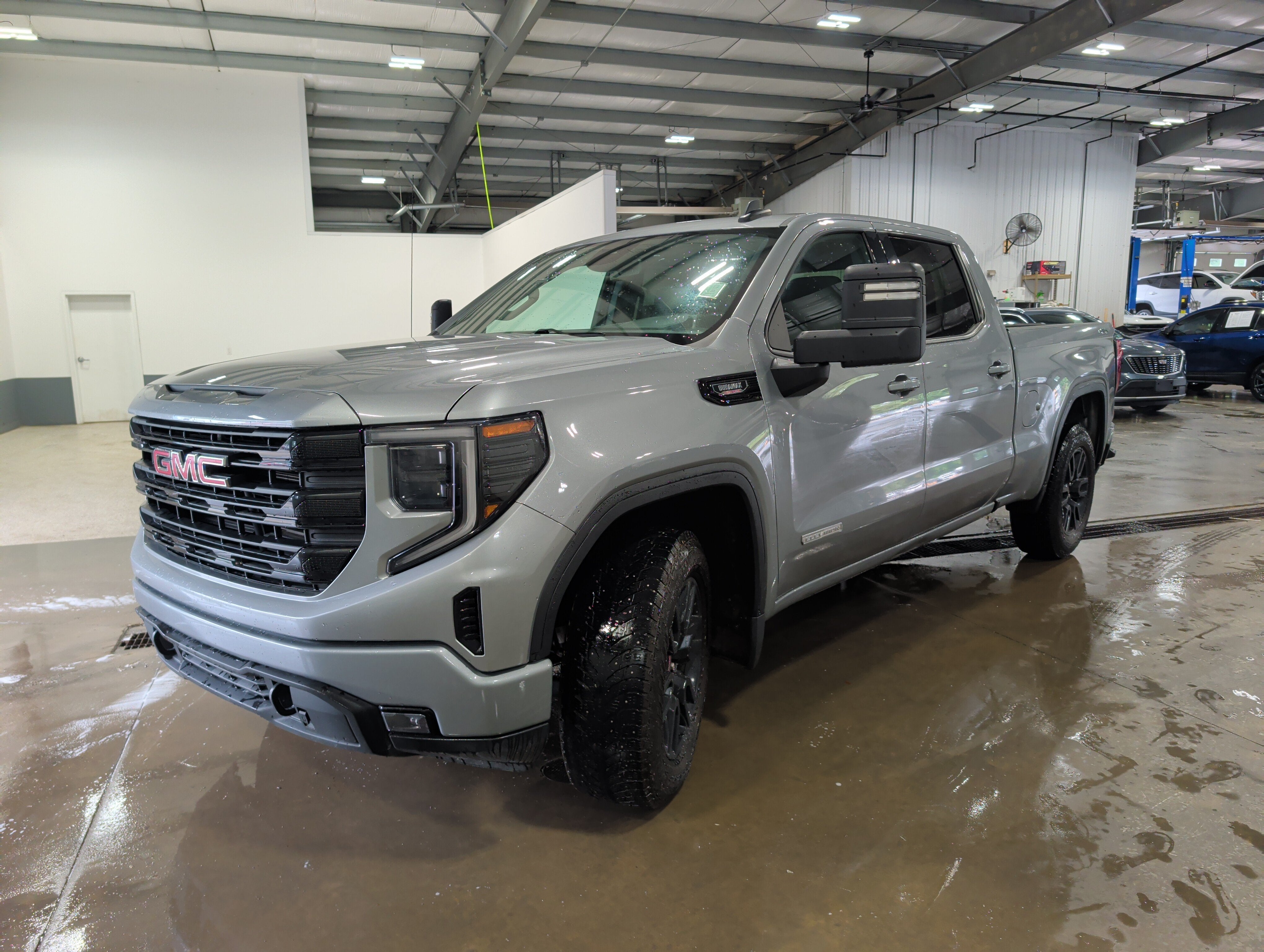 2025 GMC Sierra 1500 Elevation