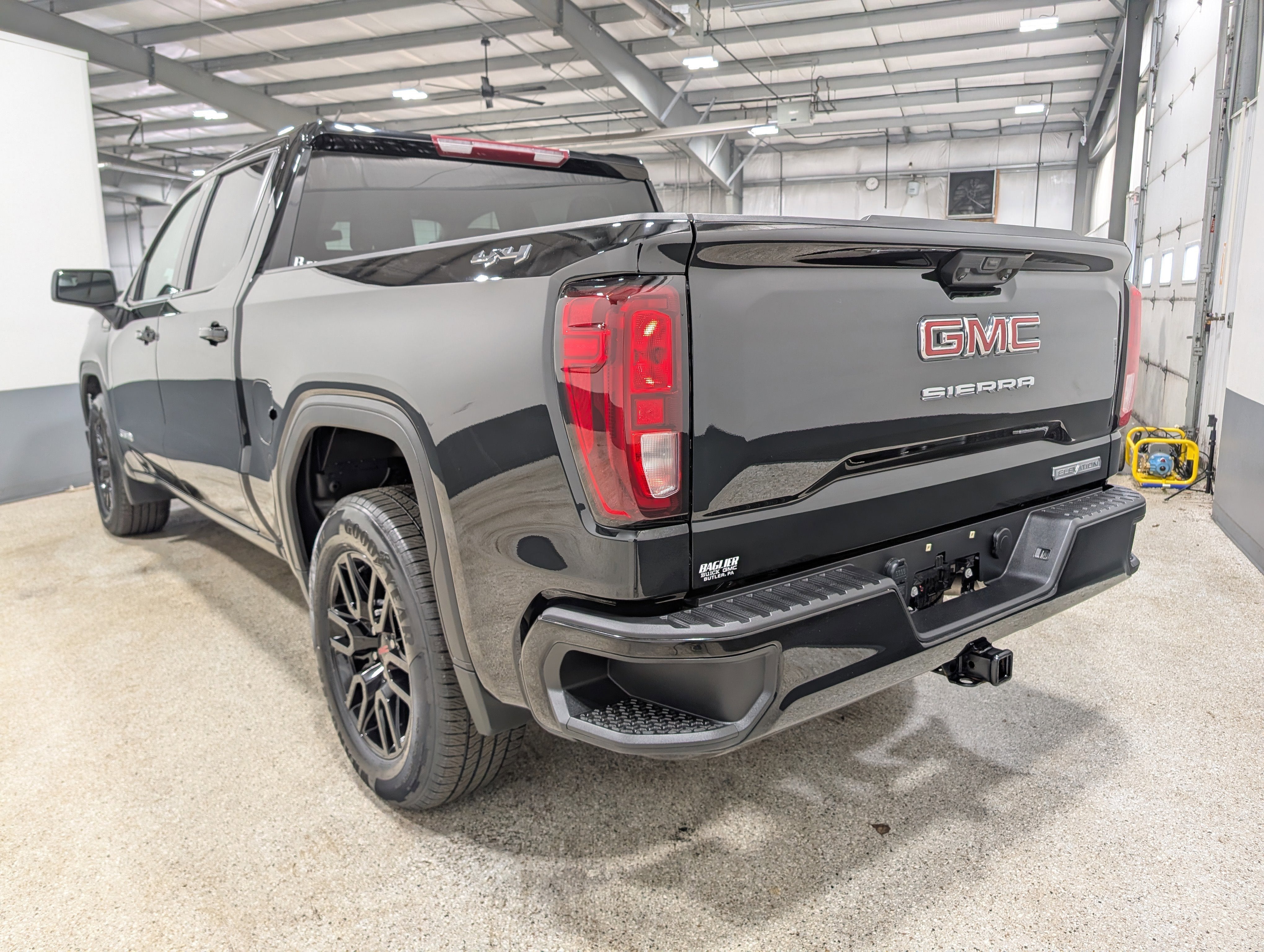 2023 GMC Sierra 1500 Elevation