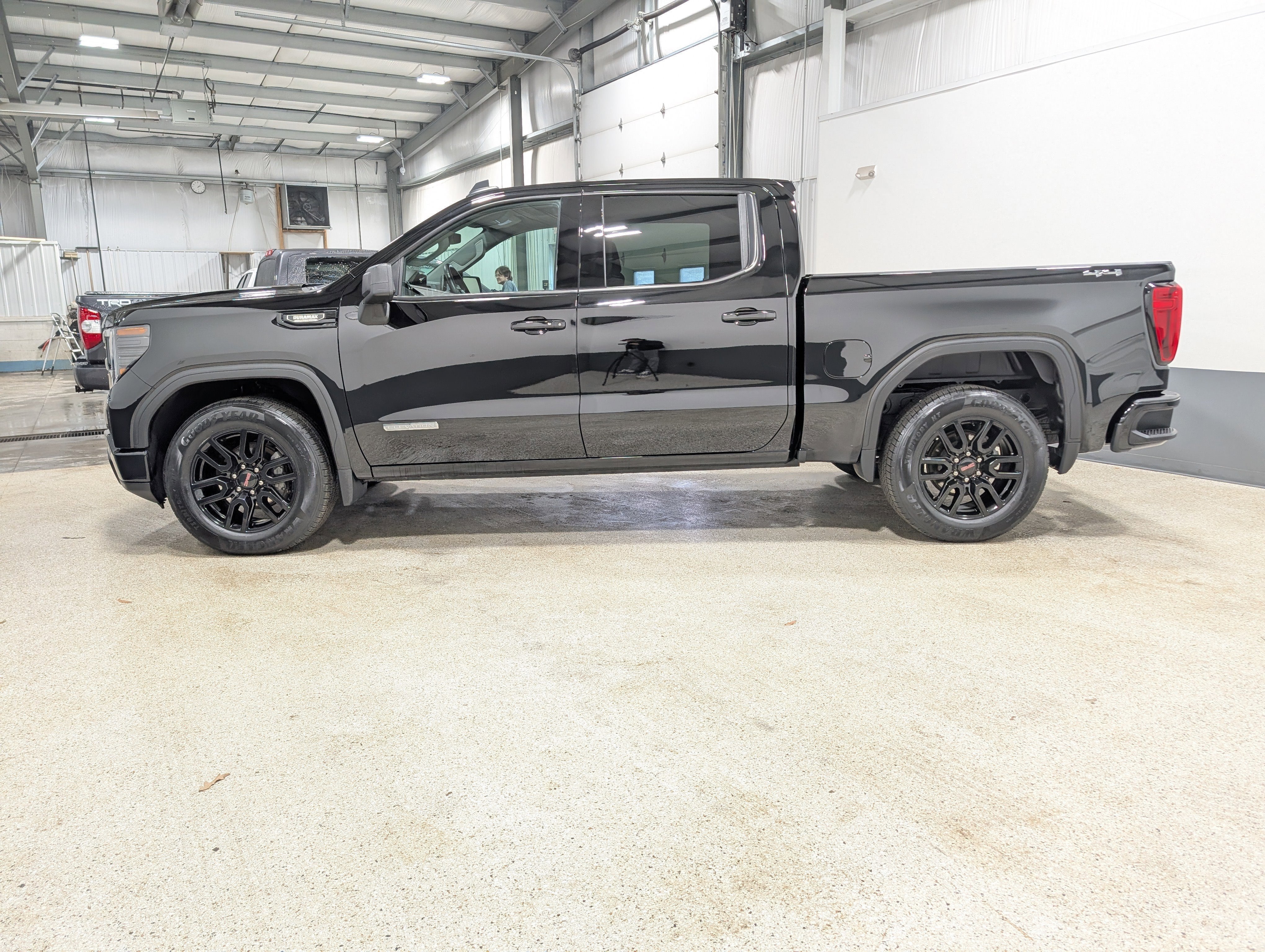 2023 GMC Sierra 1500 Elevation