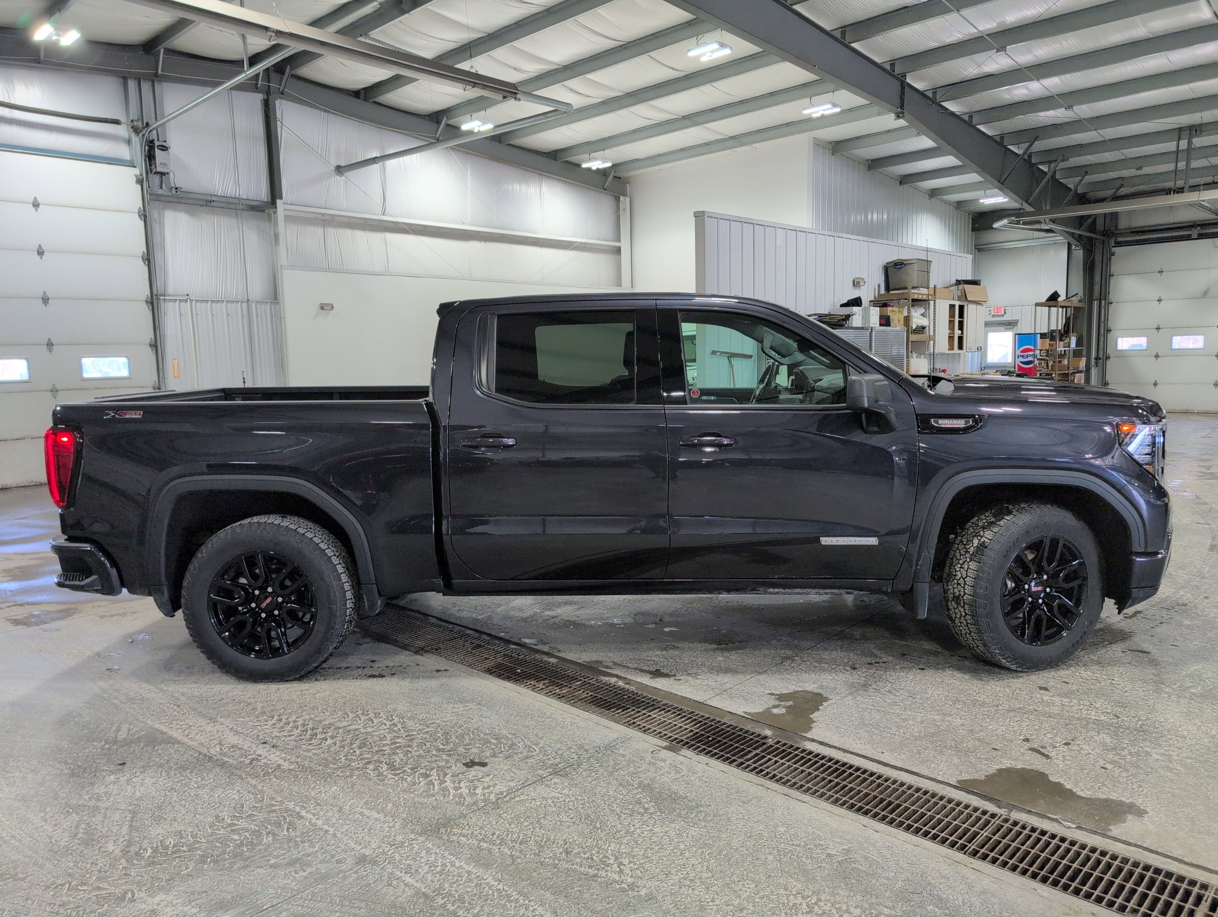 2025 GMC Sierra 1500 Elevation