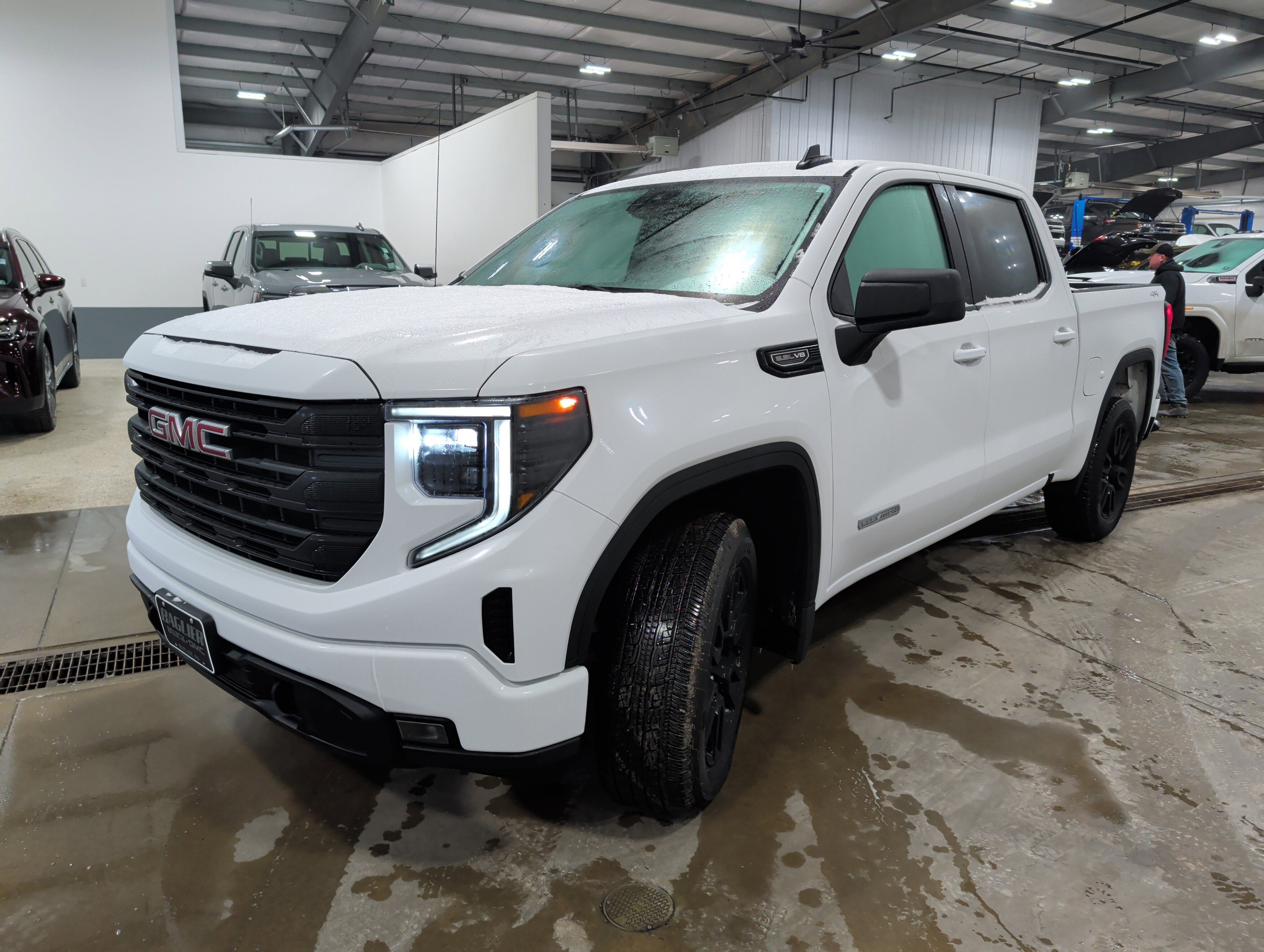 2025 GMC Sierra 1500 Elevation