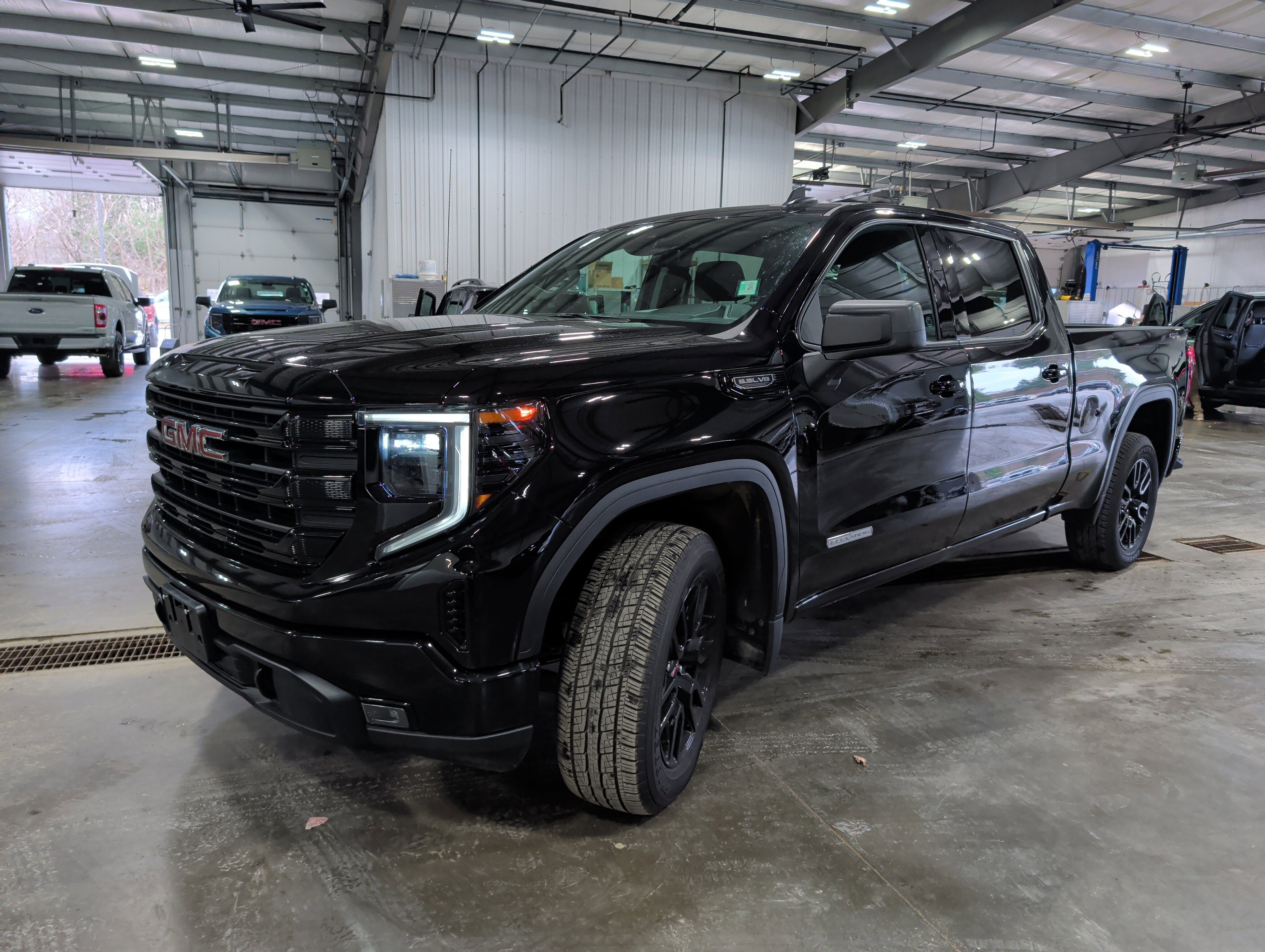 2025 GMC Sierra 1500 Elevation