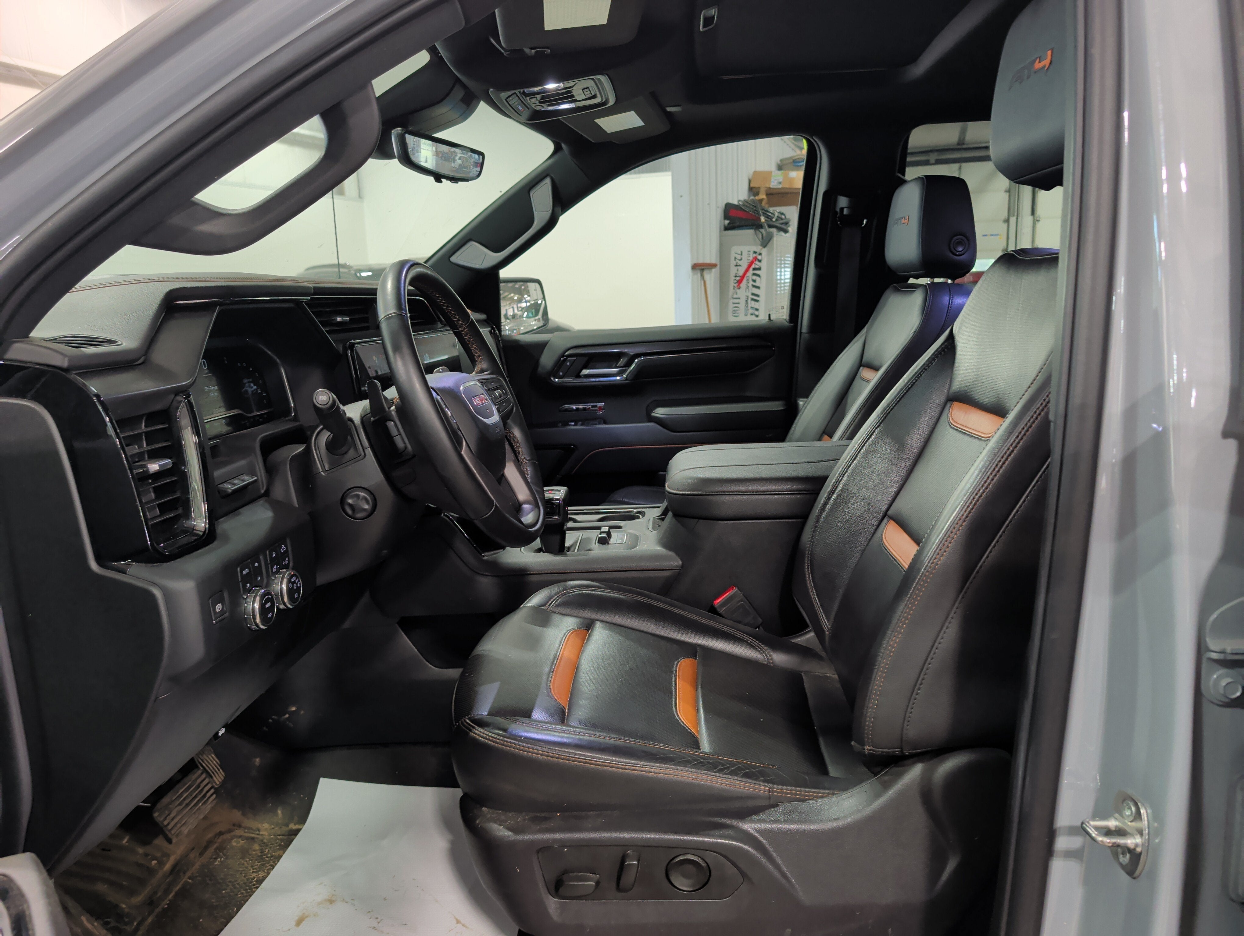 2024 GMC Sierra 1500 AT4