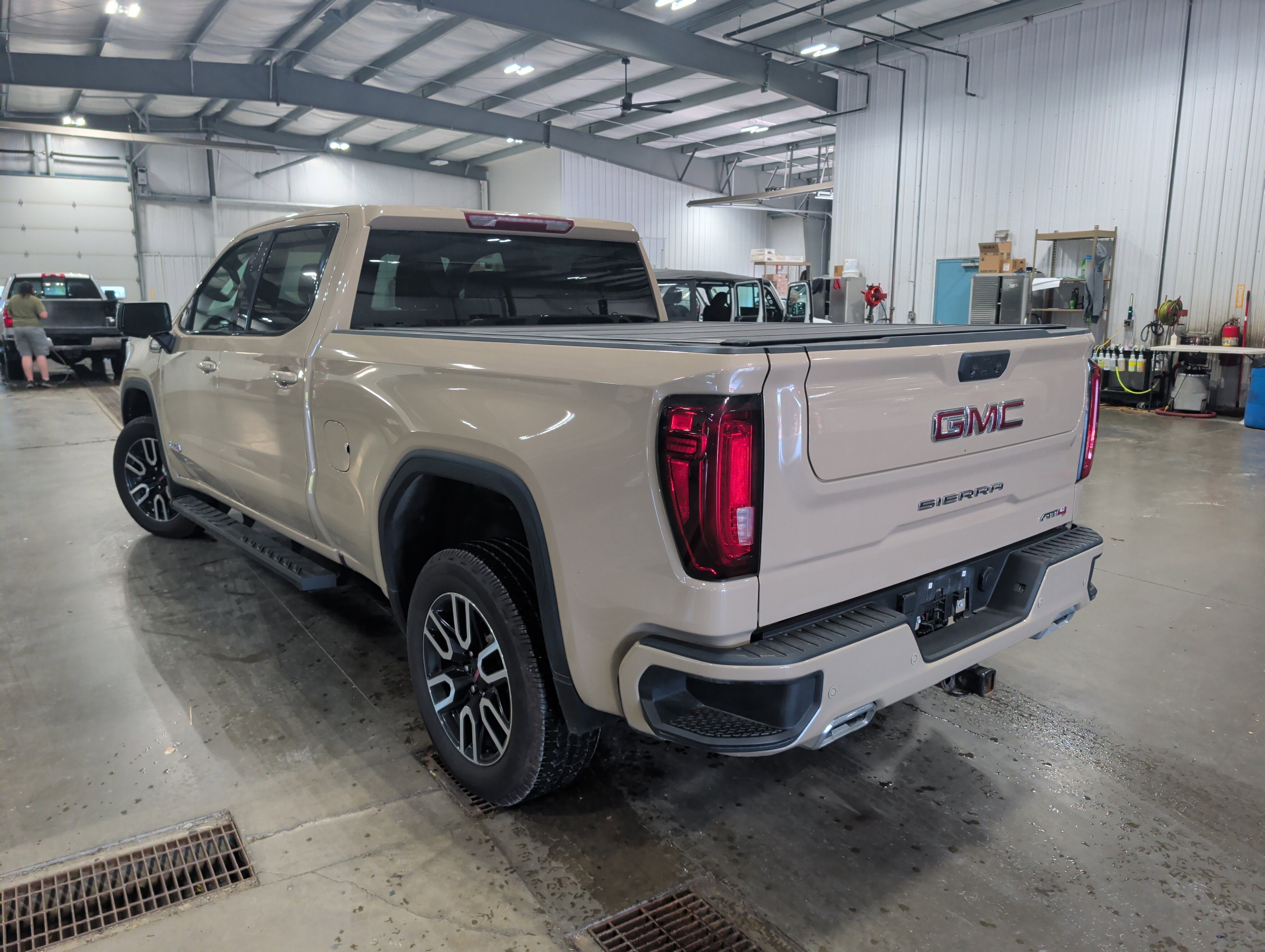 2023 GMC Sierra 1500 AT4