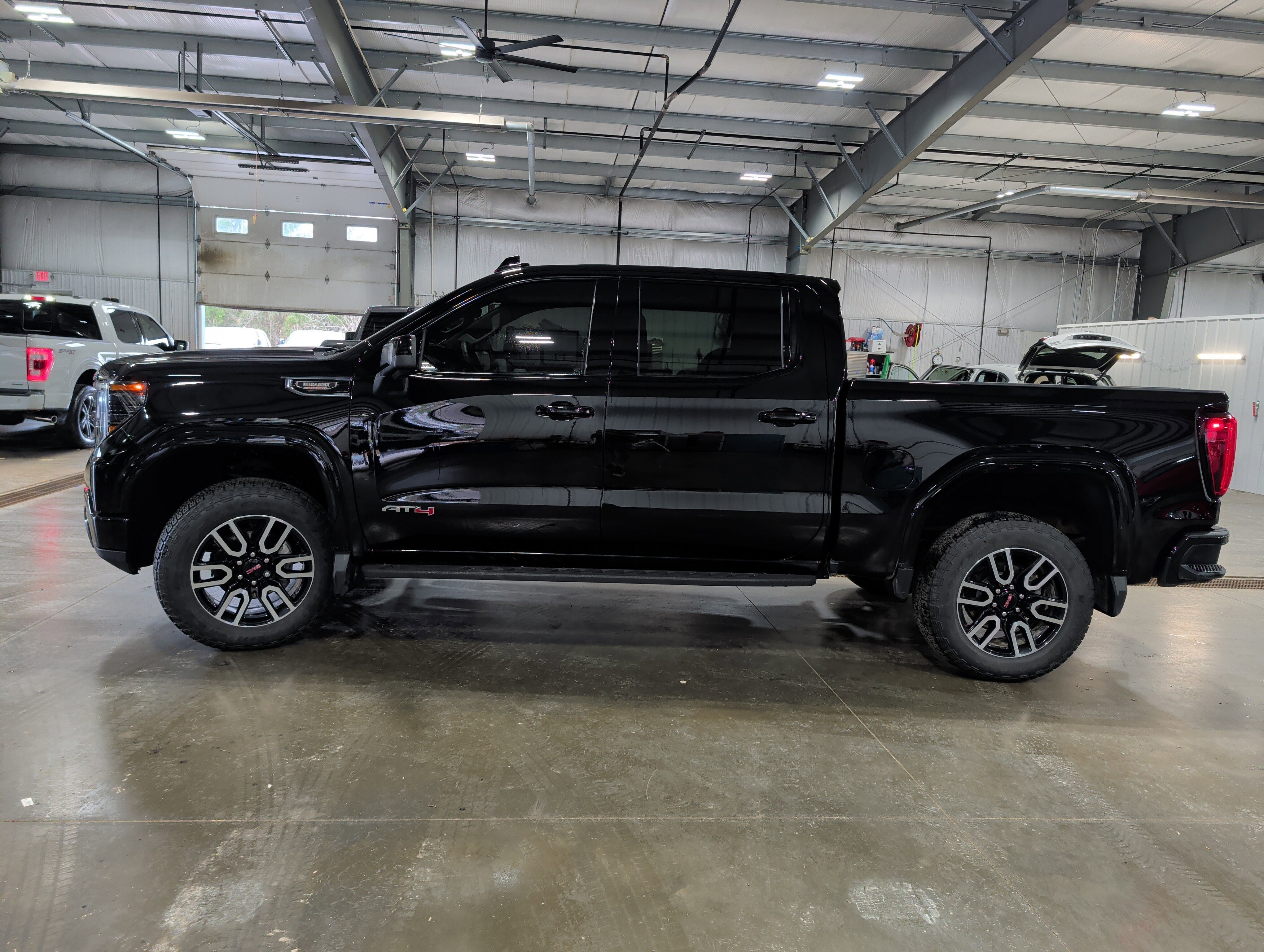 2025 GMC Sierra 1500 AT4